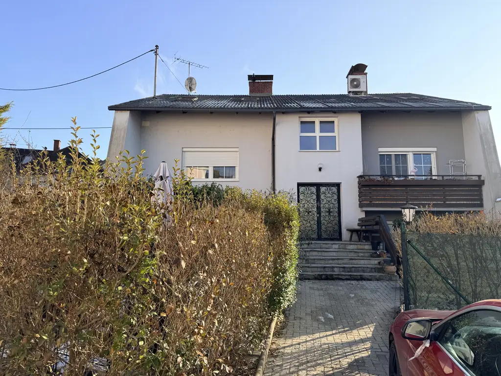 Traumhaftes Mehrfamilienhaus in Mistelbach – 3 Wohneinheiten, top gepflegt, mit Stadtblick und Weinkeller!