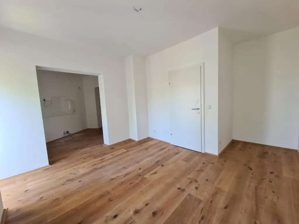 Neu sanierte 3 Zimmer Wohnung Nähe FH Joaneum - Balkon in den Innenhof - sehr gute Infrastruktur