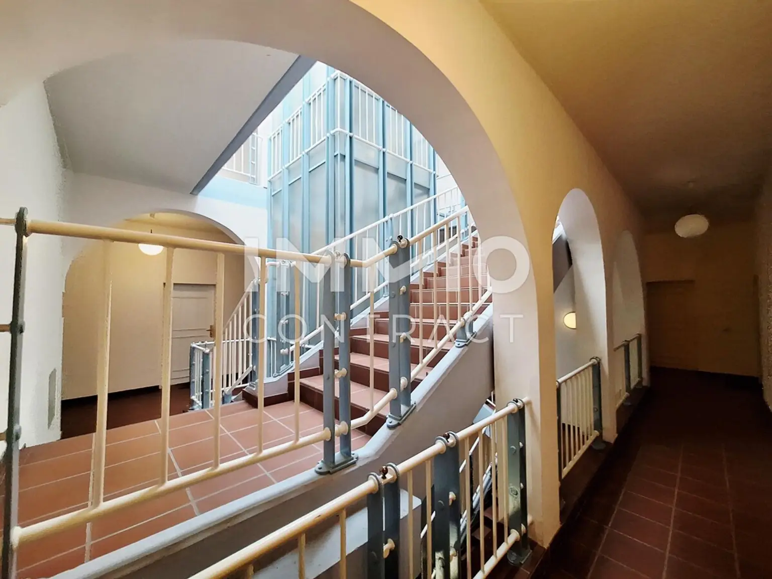 Schlossherr:in gesucht - elegante Schlosswohnung mit Turmzimmer zu verkaufen!