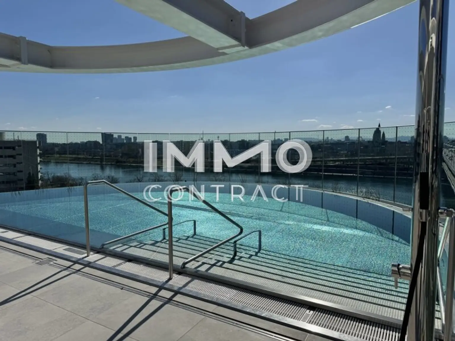 Ganzjährig beheizter Pool