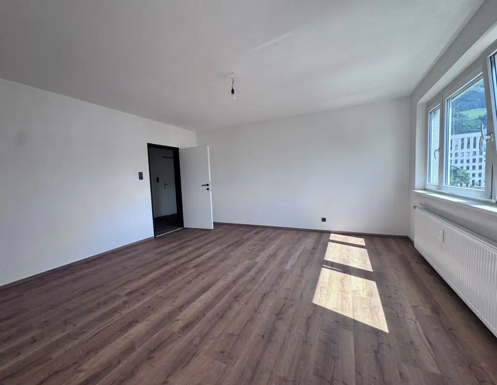 Komplett sanierte 4-Zimmer Wohnung mit Balkon/Loggia in Zentrumslage von Schwaz zu verkaufen