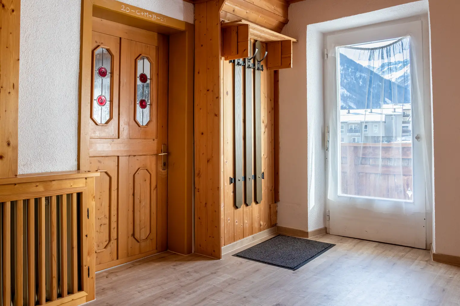 MIETE -  Helle 2 Zimmerwohnung mit Balkon inkl. Betriebskosten - in Virgen