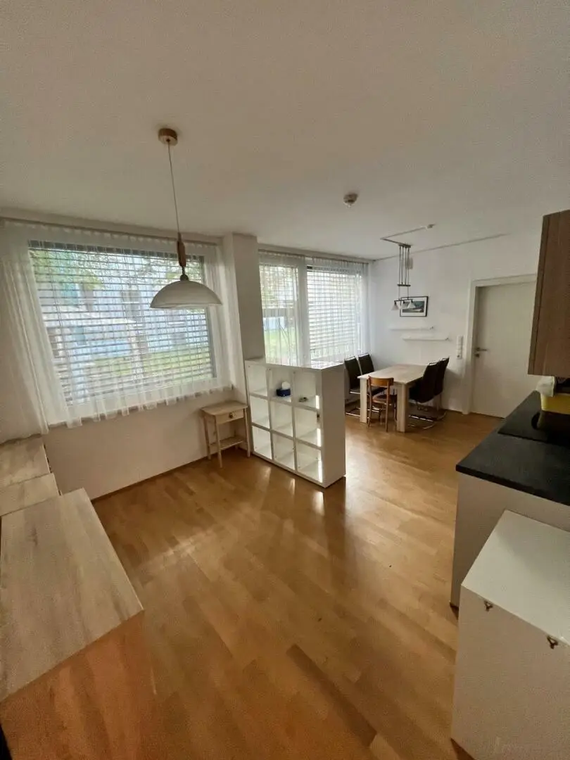 ab 1.1.2026 - 2 Zimmer Wohnung mit befestigter Terrasse und Grünbereich im Innenhof, ideal für Haustiere!