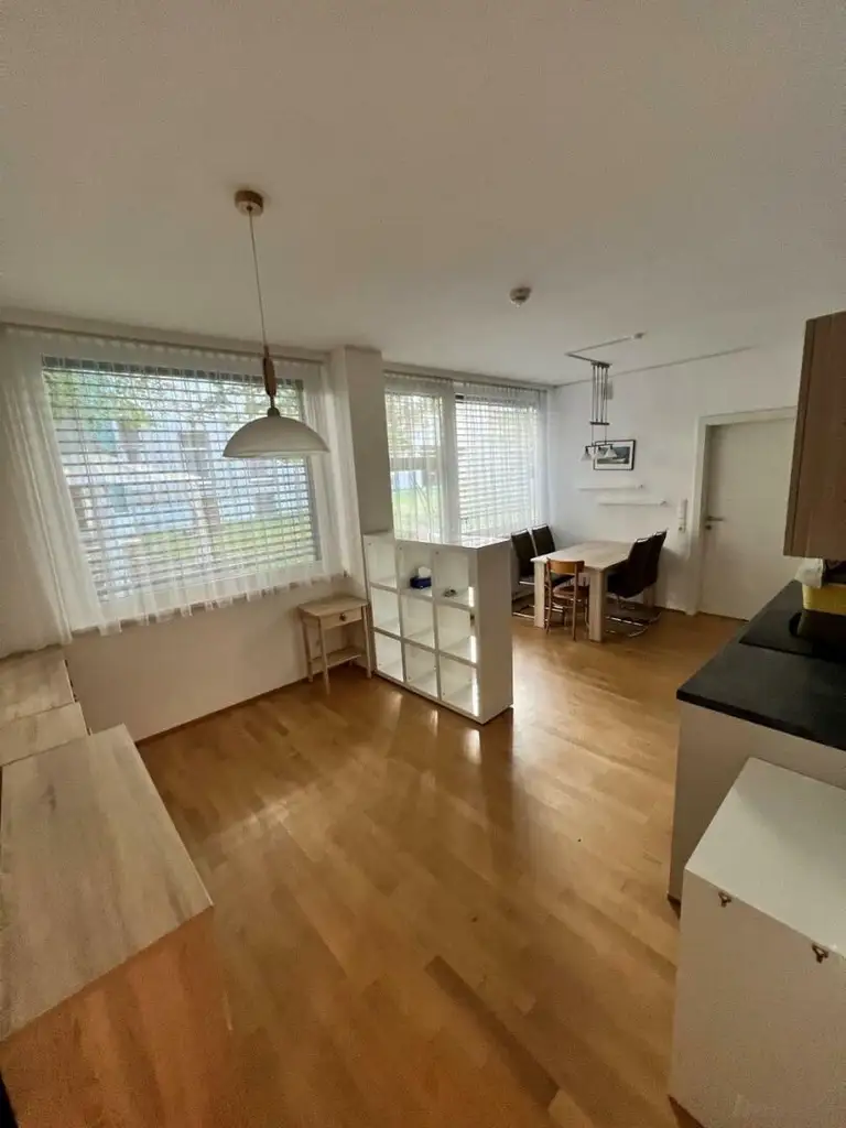 ab 1.1.2026 - 2 Zimmer Wohnung mit befestigter Terrasse und Grünbereich im Innenhof, ideal für Haustiere!