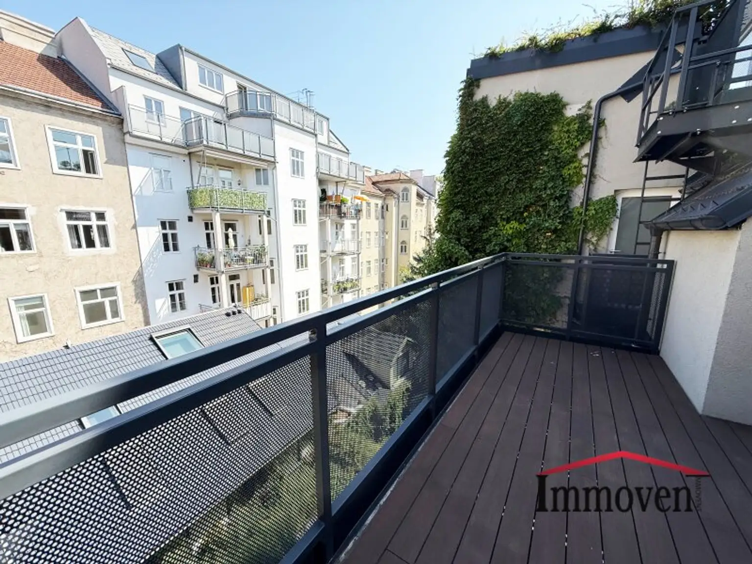 ERSTBEZUG - Hochwertige Dachgeschossmaisonette mit Balkon, Terrasse und Deckenkühlung in RUHELAGE!