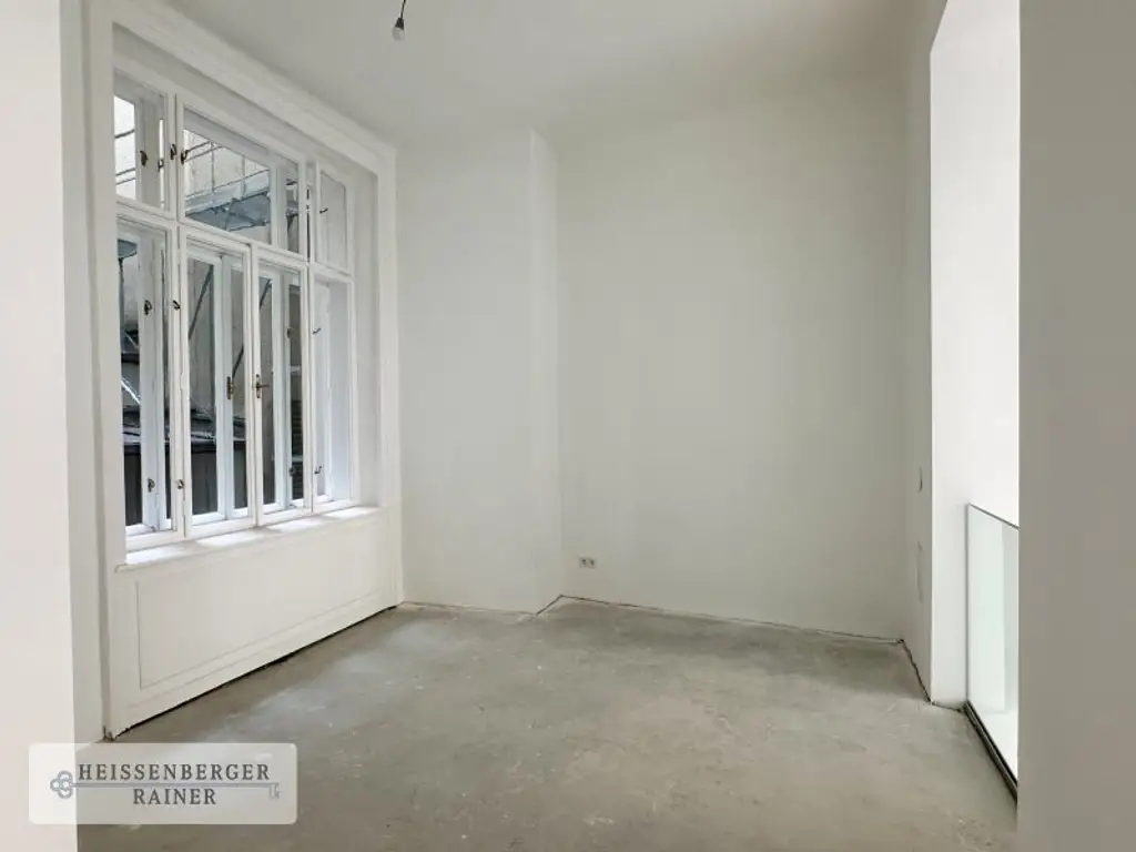 BOUTIQUE RETAIL SPACE /// BESTLAGE IM SERVITENVIERTEL