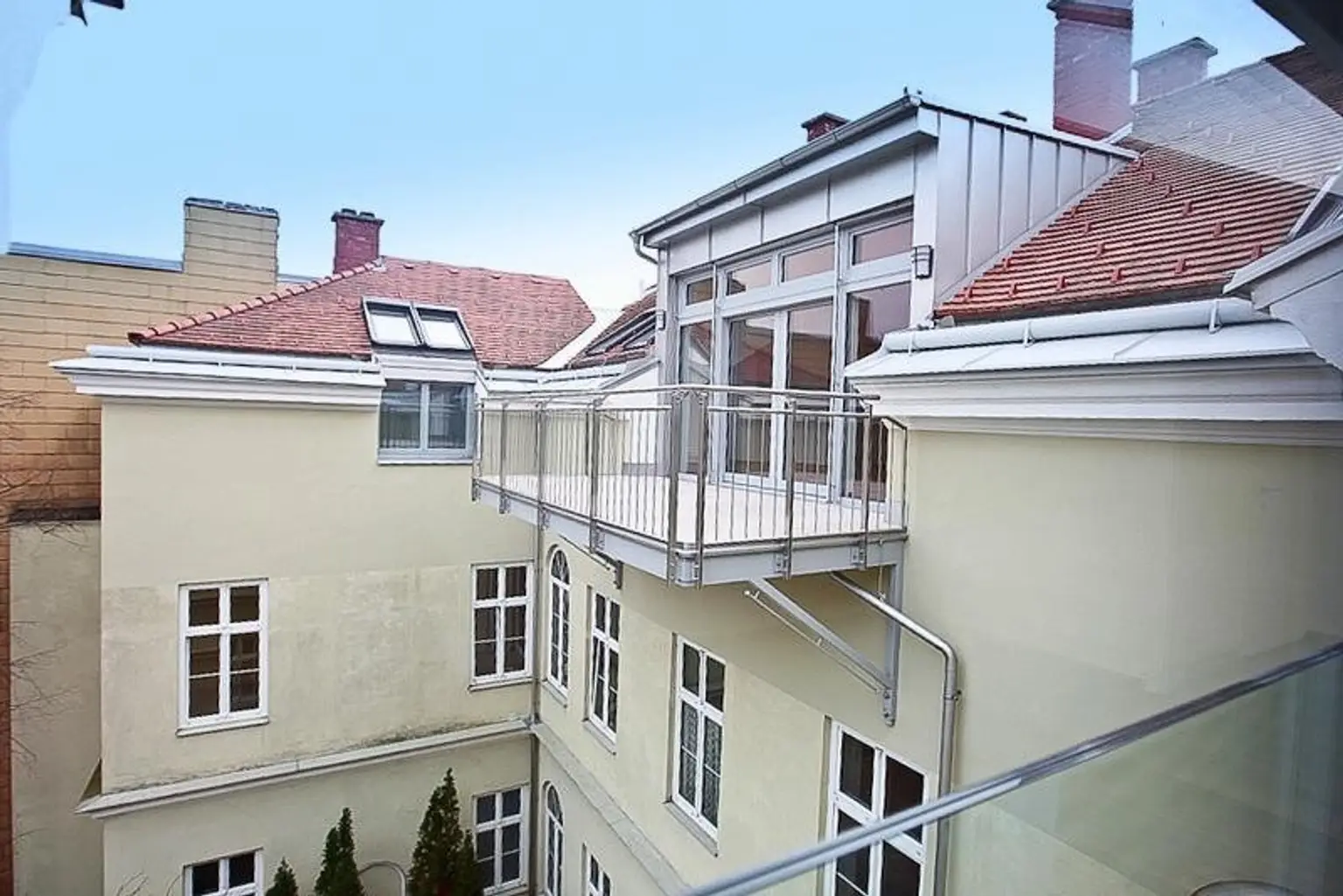 Exklusive, traumhafte Dachgeschosswohnung mit großer Terrasse