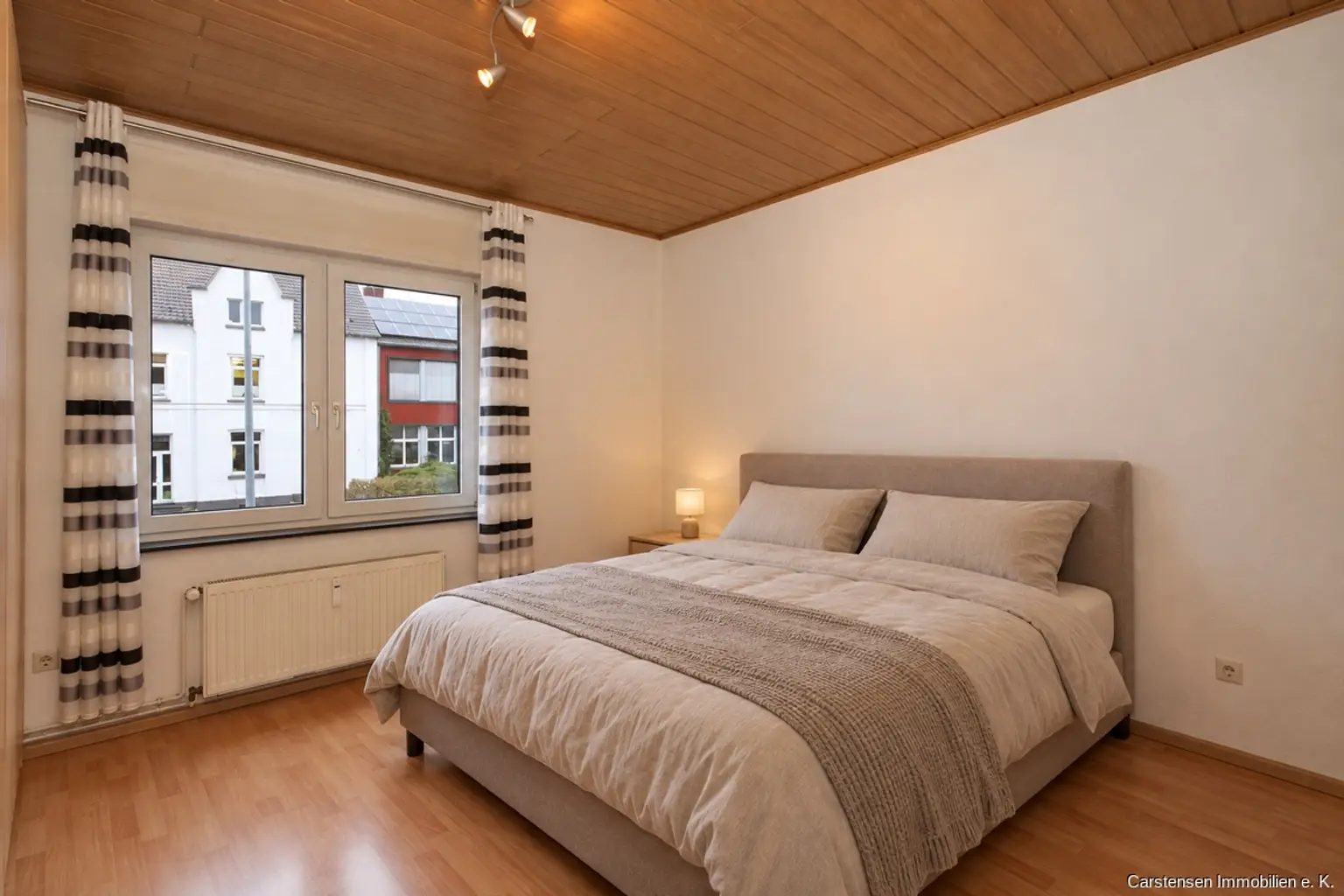 Schlafzimmer Bild 2
