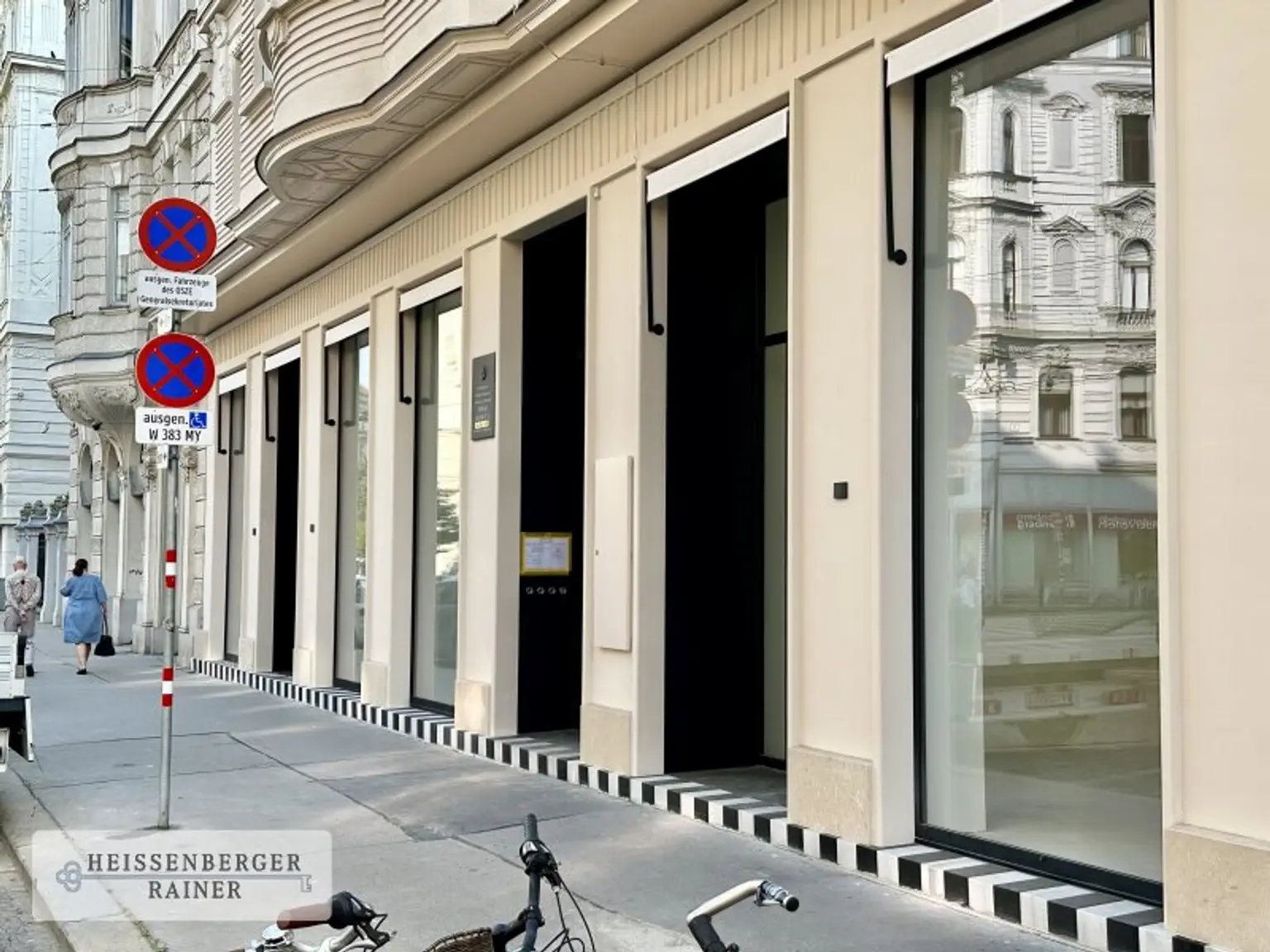 BOUTIQUE RETAIL SPACE /// BESTLAGE IM SERVITENVIERTEL