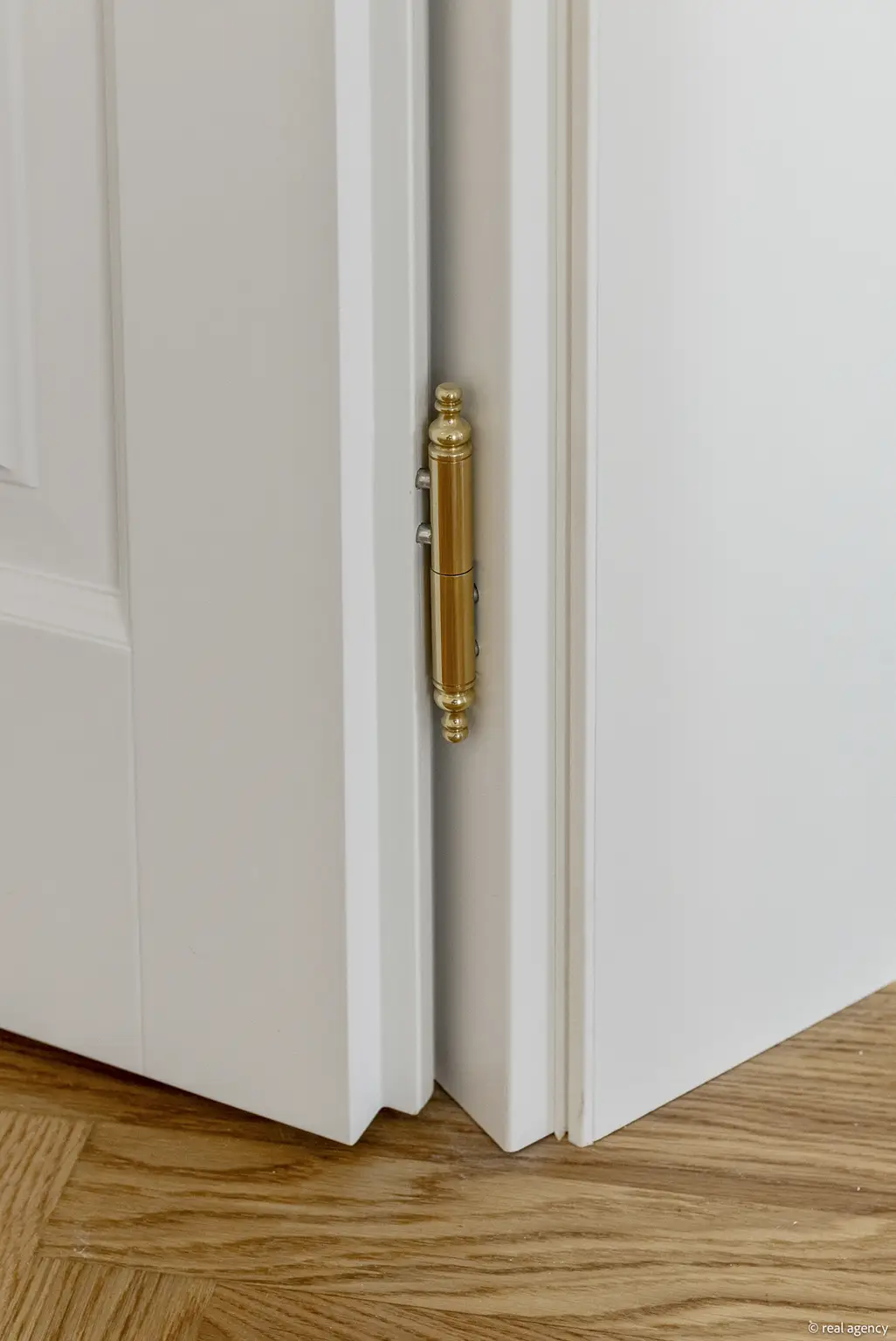 EIN WIENER ALTBAU, ZEITGEMÄSS GEDACHT