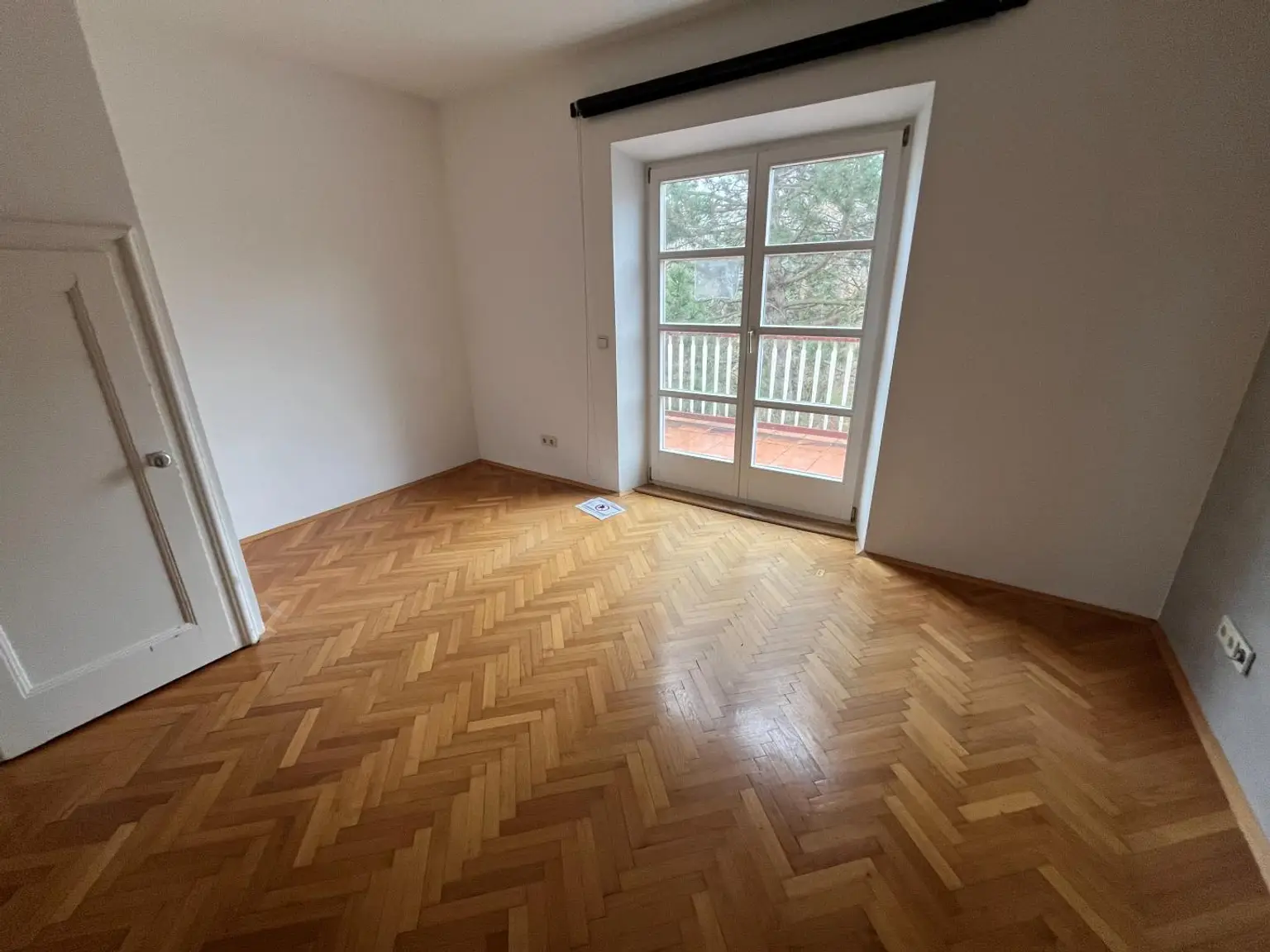 Zimmer mit Zugang zur Terrasse