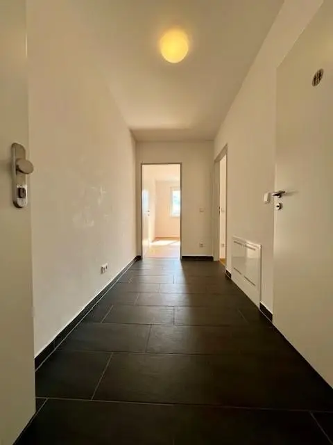 Lichtdurchflutete 2-Zimmer-Wohnung mit Dachterrasse - verfügbar ab Oktober 2025