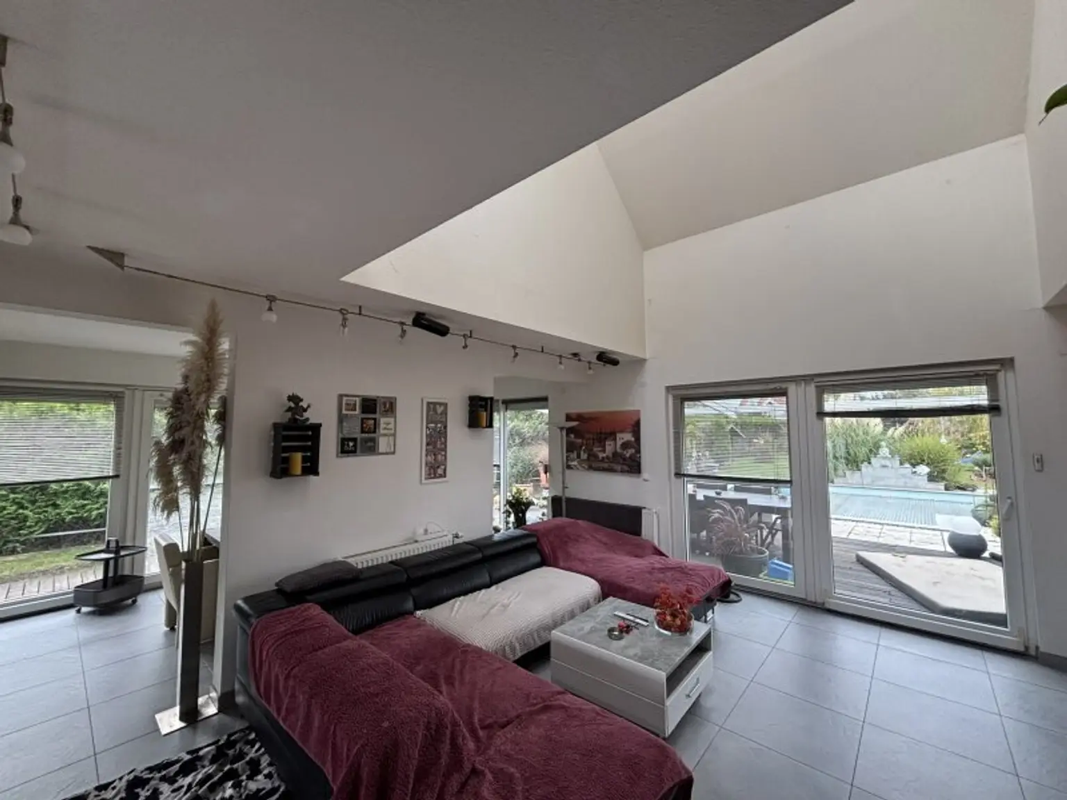 Gattendorf - lichtdurchflutetes EFH in Ruhelage mit Pool und großem Garten