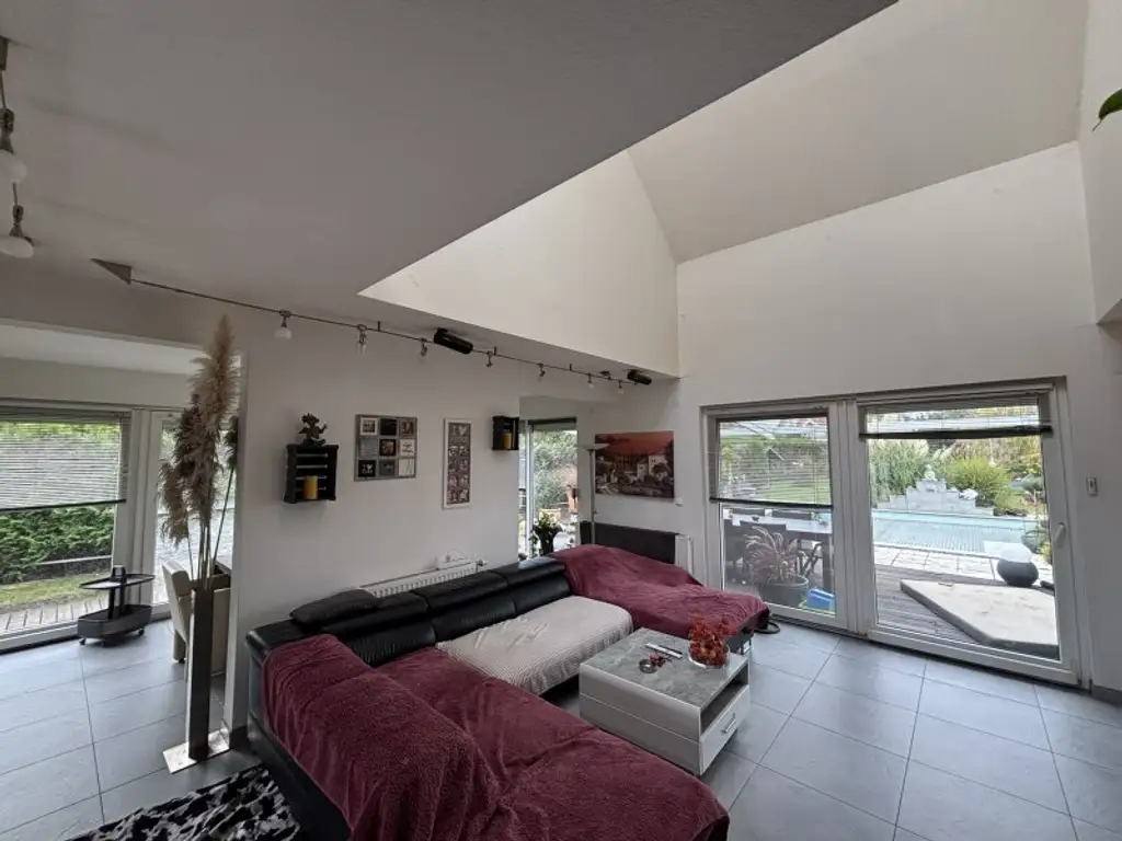 Gattendorf - lichtdurchflutetes EFH in Ruhelage mit Pool und großem Garten