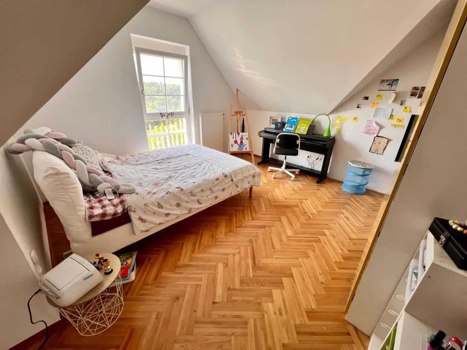 DG Schlafzimmer mit Möbel