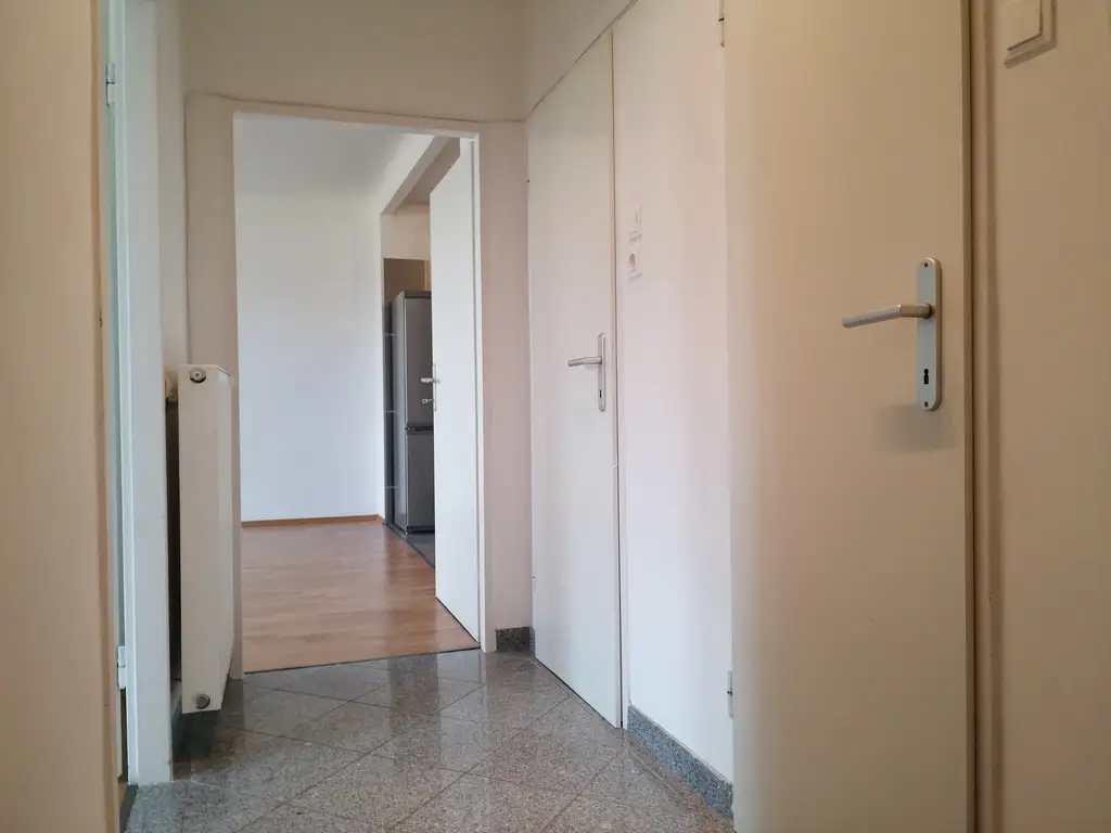 Ob Single oder Pärchen hier wollen Sie Wohnen! Nähe Kagranerplatz! Loggia!
