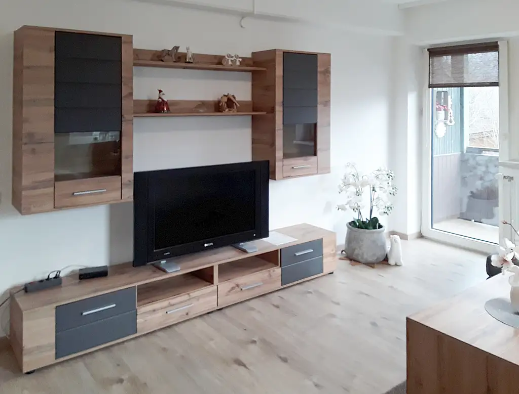 Eine komplett neu adaptierte 3-Zimmer-Wohnung mit Eckbalkon und Traunstein Blick.