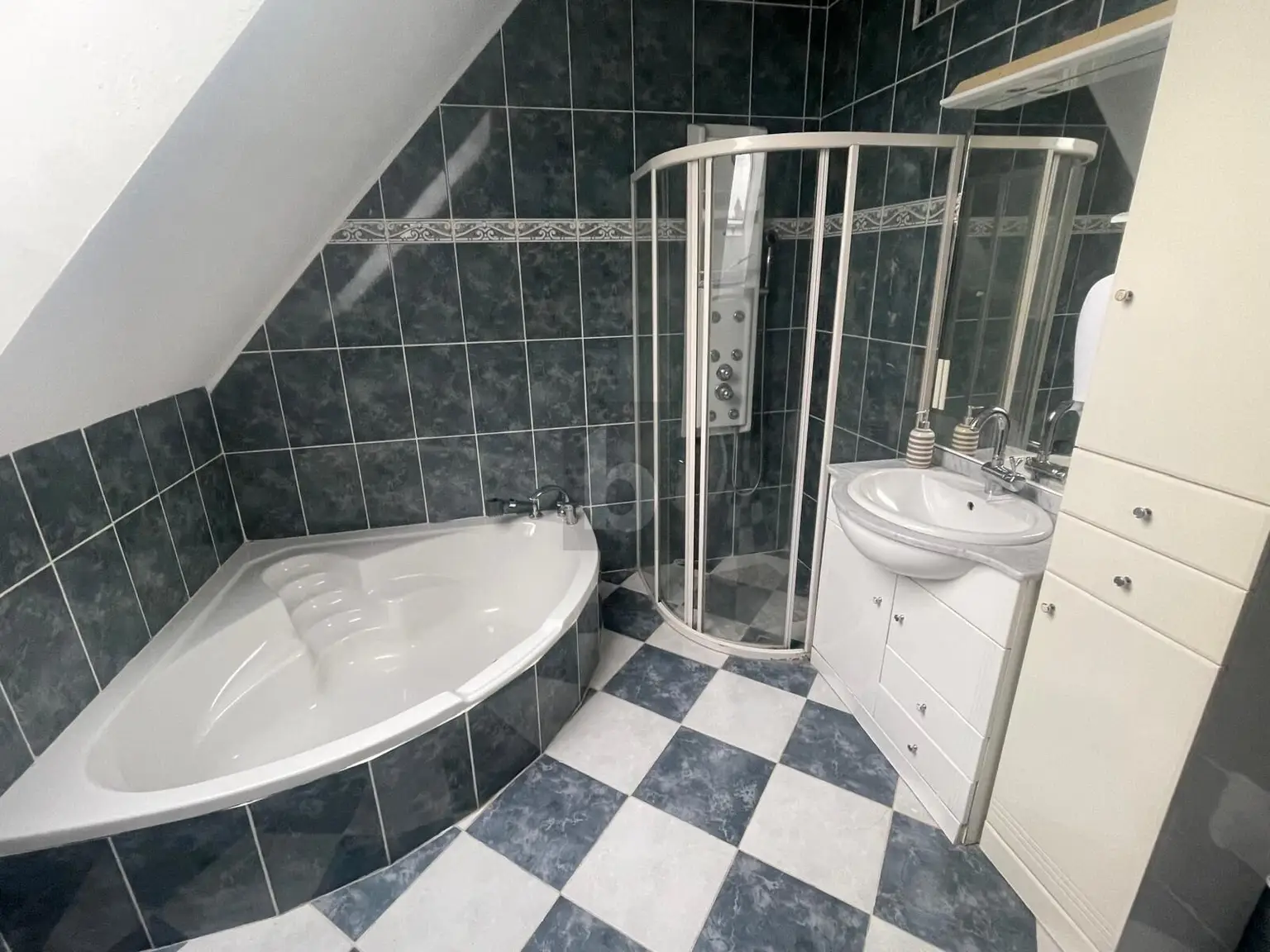 GEMÜTLICH IN ZENTRALER LAGE