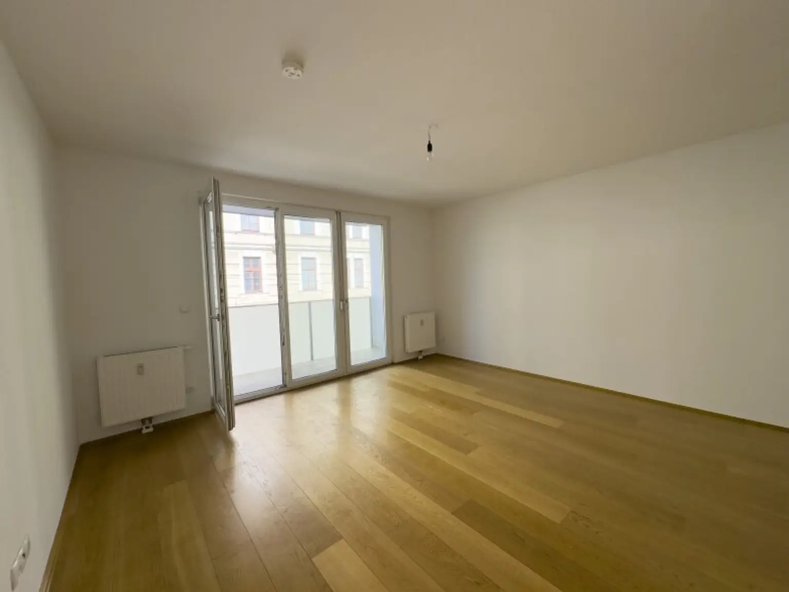 3-Zimmer-Neubau mit Loggia | WG-geeignet | Nähe Schmelz & Lugner City | Stellplatz inkl.