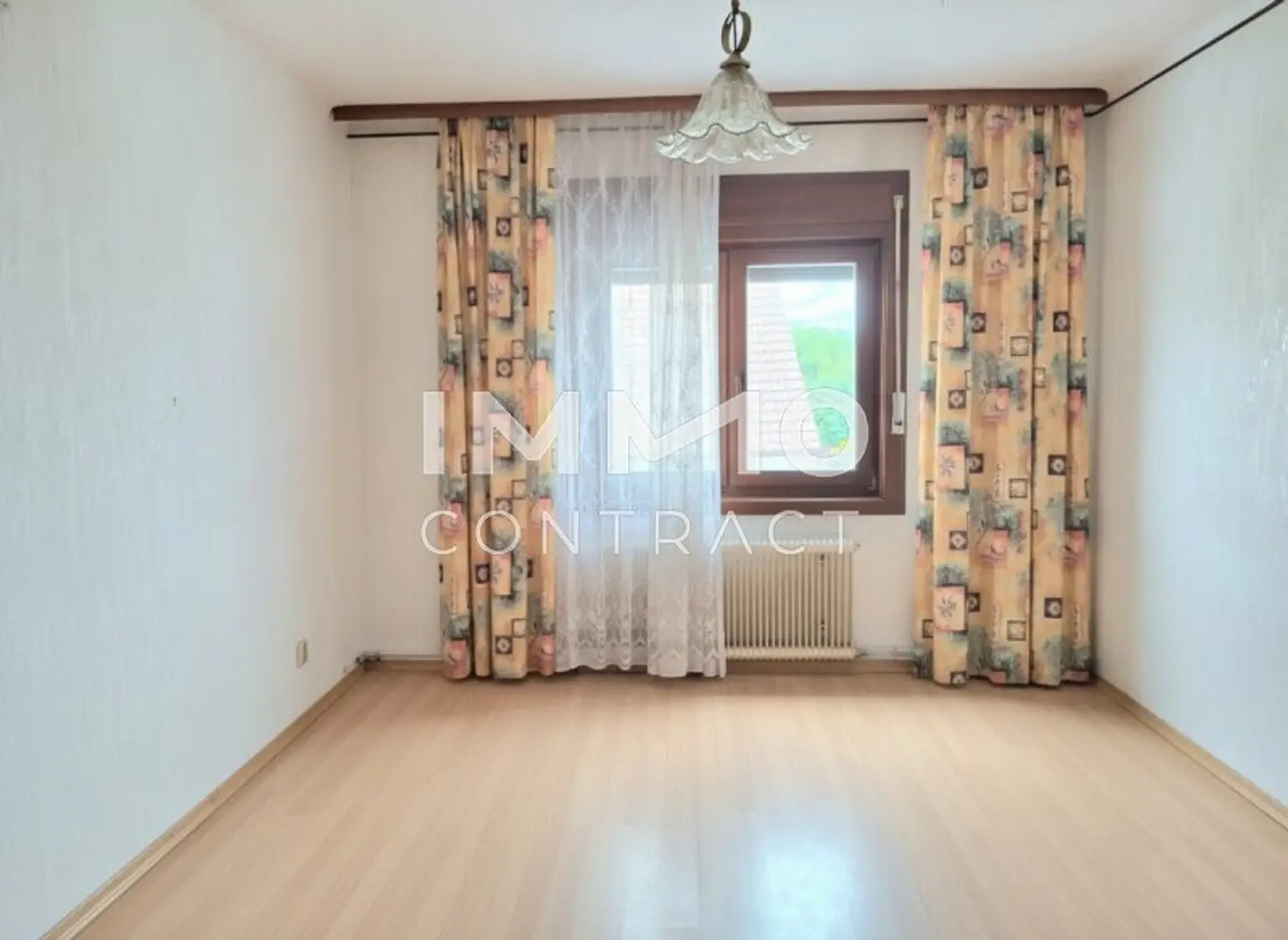 Zimmer 4, OG