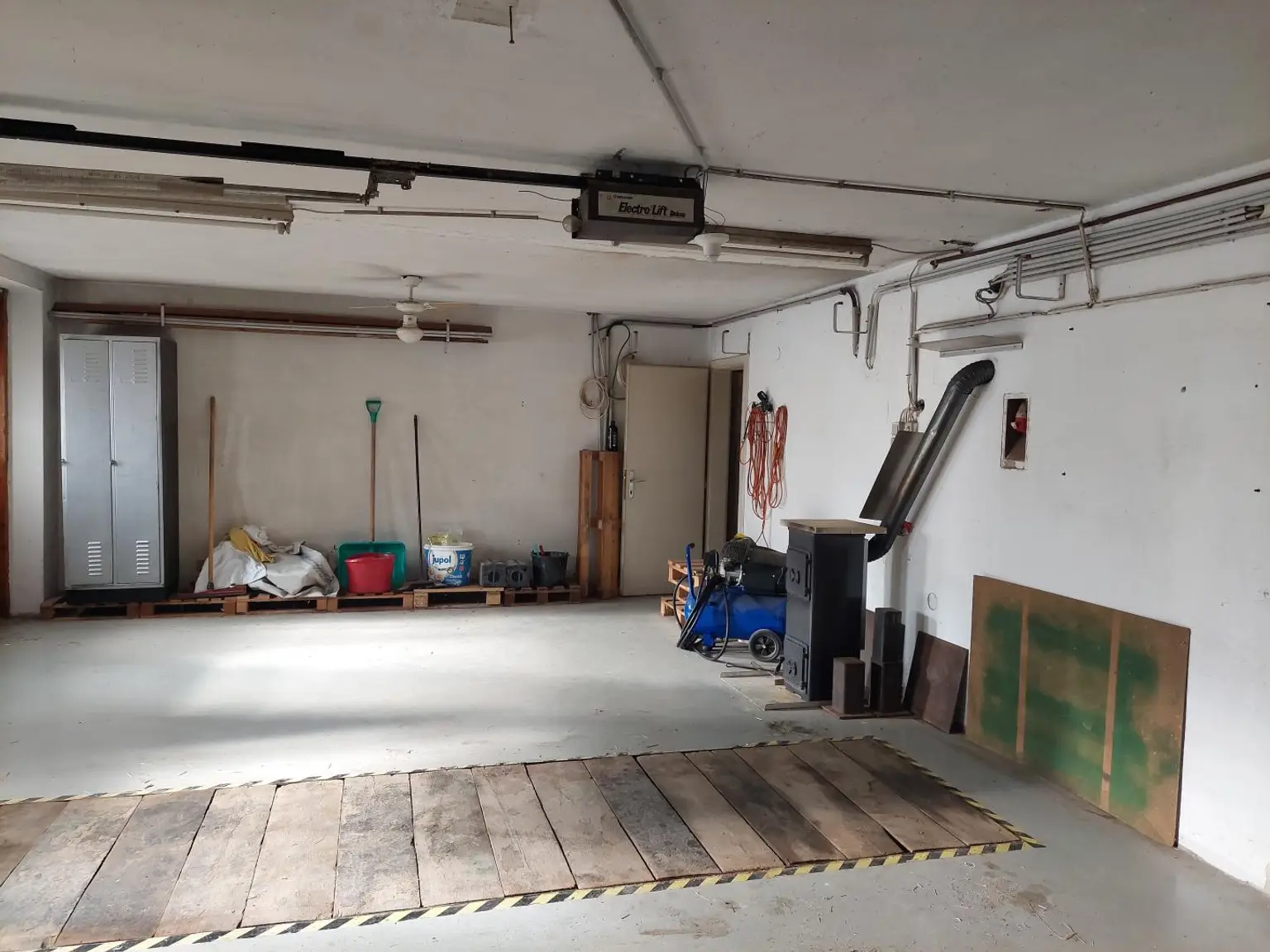Garage und Werkstatt