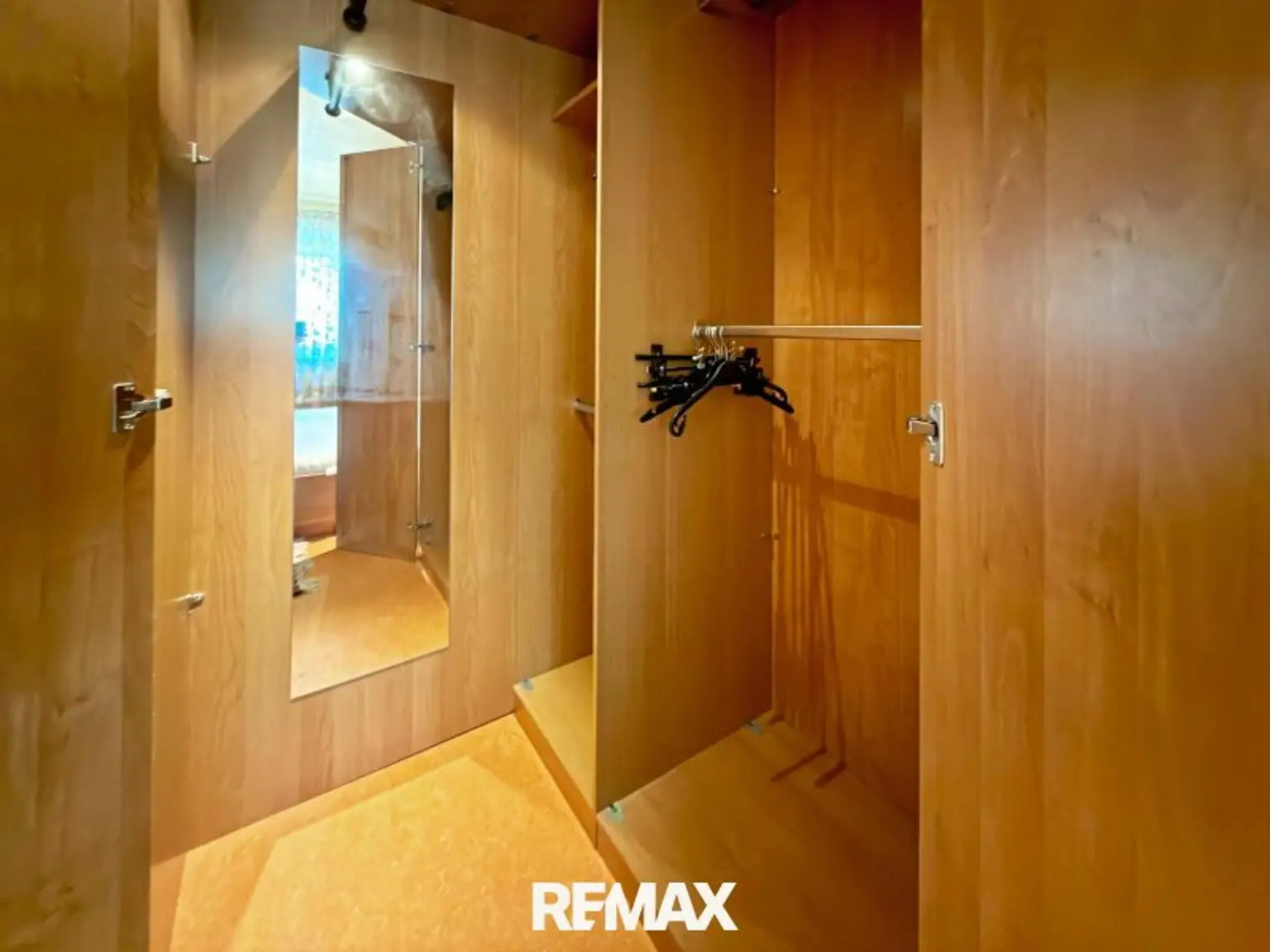 04 Begehbarer Schrank