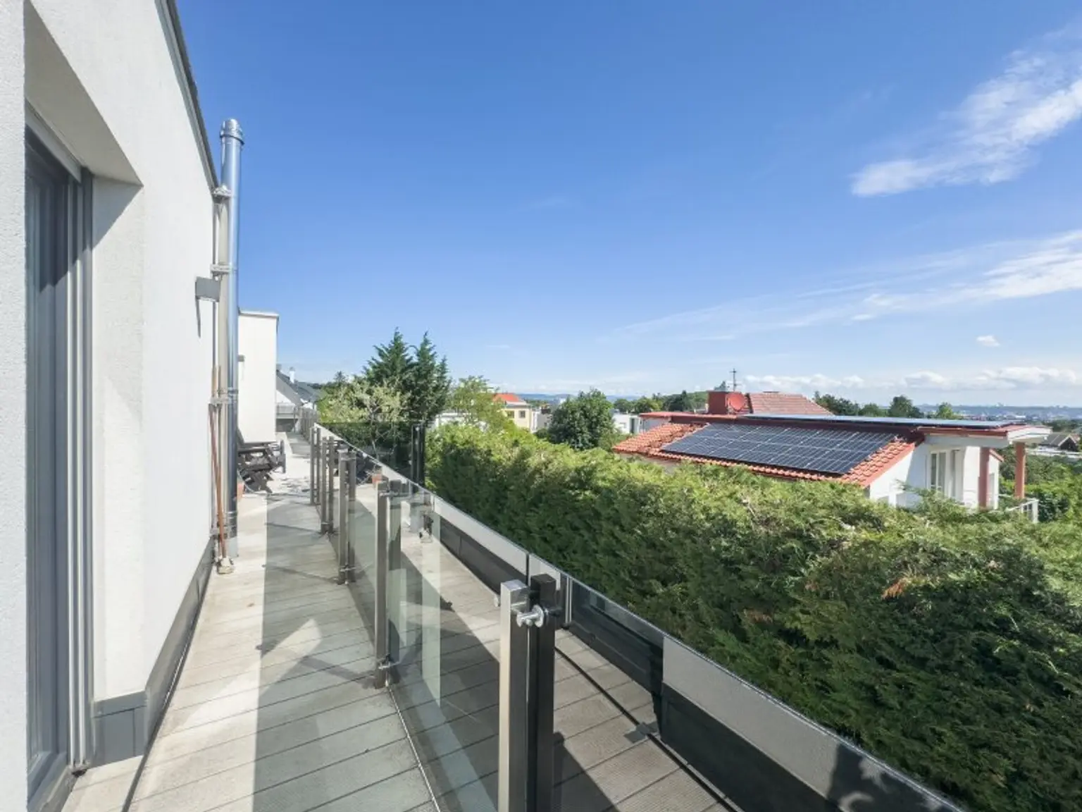ATEMBERAUBENDER WEITBLICK - Dachgeschossmaisonette in Sackgassenlage