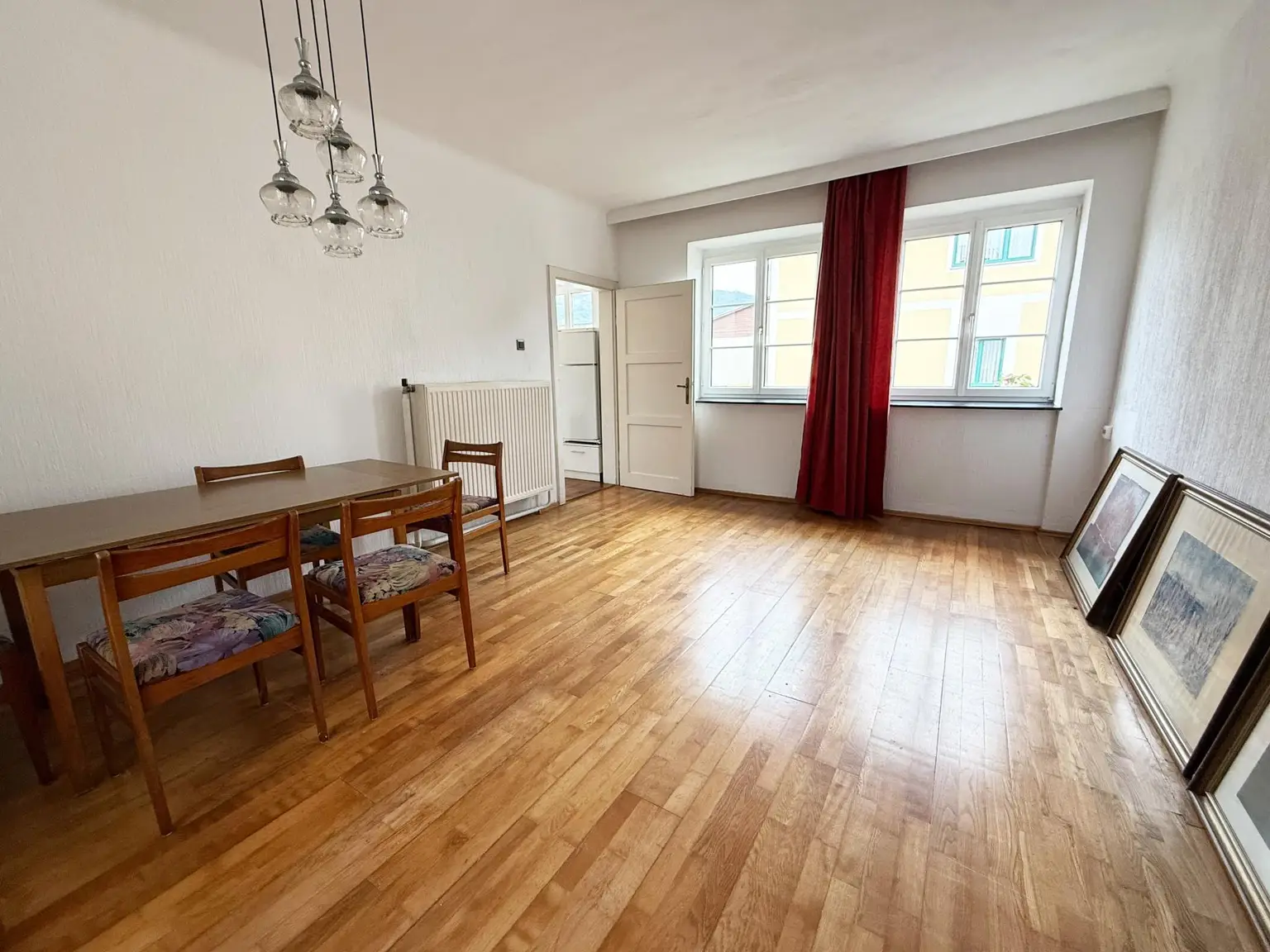 Bürgerliches Einfamilienhaus mit viel Platz, liebenswerten Garten und tollem Ausblick!
