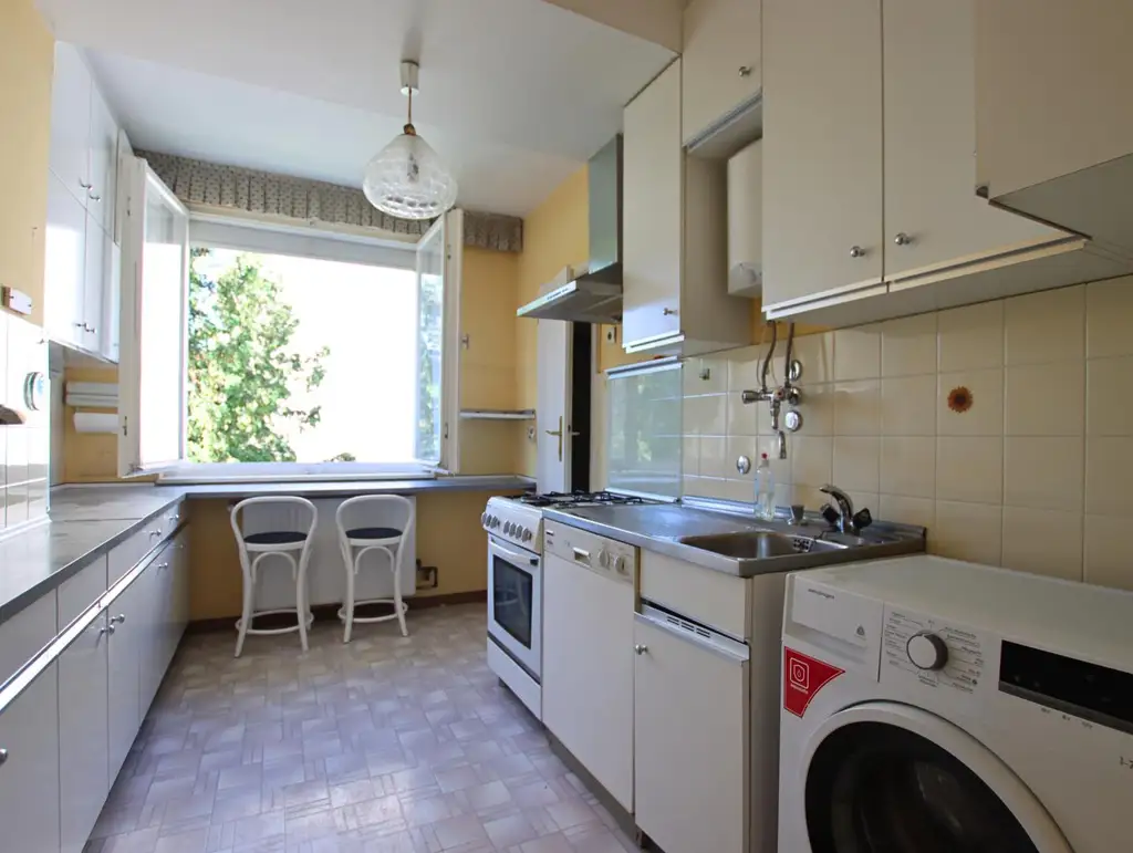 NEUER PREIS! 3 Zimmer Wohnung im Stadtzentrum mit Potential zu kaufen!