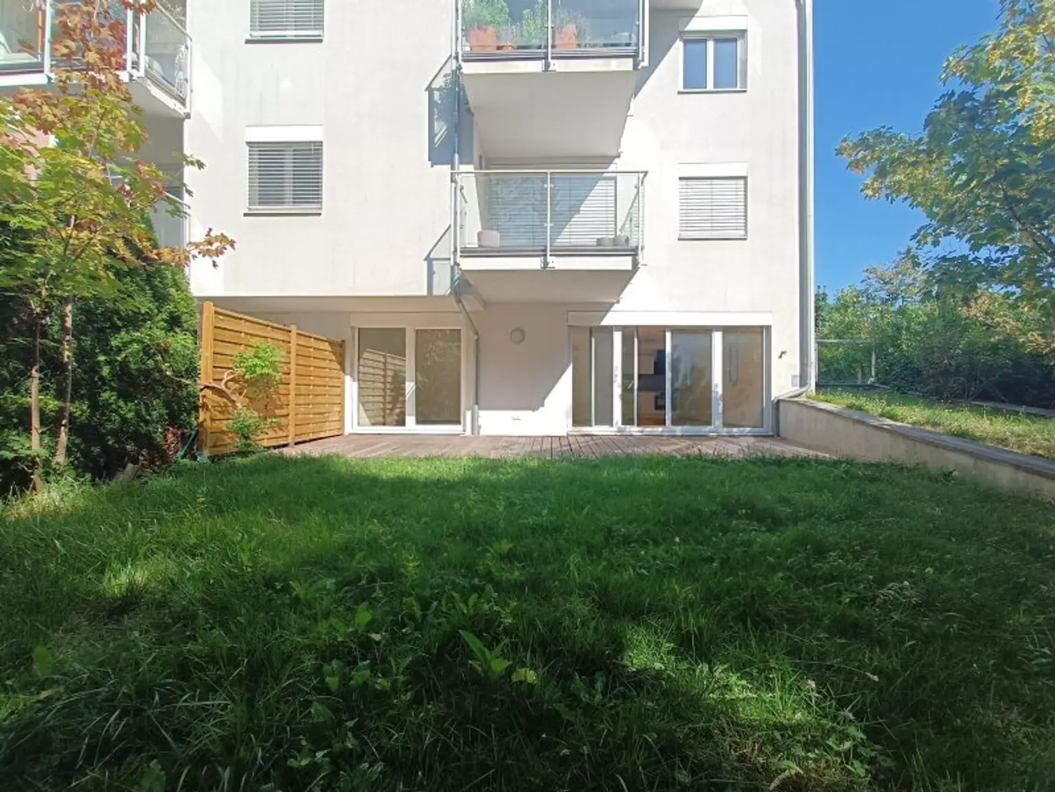 Wohn(t)raum im Grünen! Großzügige Neubau-Wohnung mit Garten inkl. PKW-Stellplatz im 19. Bezirk! Wohnküche! 2 Zimmer! Terrasse! Fußbodenheizung!