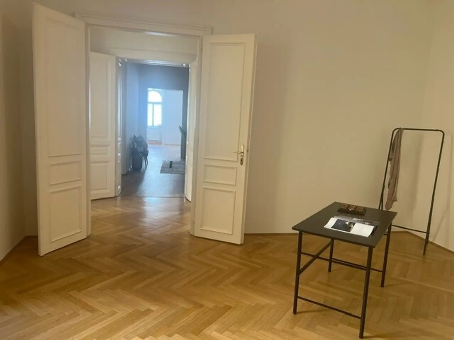 UNBEFRISTET: Charmante Altbauwohnung nahe Volkstheater