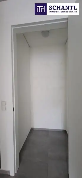 RIESIGE DACHTERRASSE + HOCHWERTIGE AUSSTATTUNG + SÜD/WEST Ausrichtung + Tiefgarage! Nur 7 Min. von Graz entfernt!