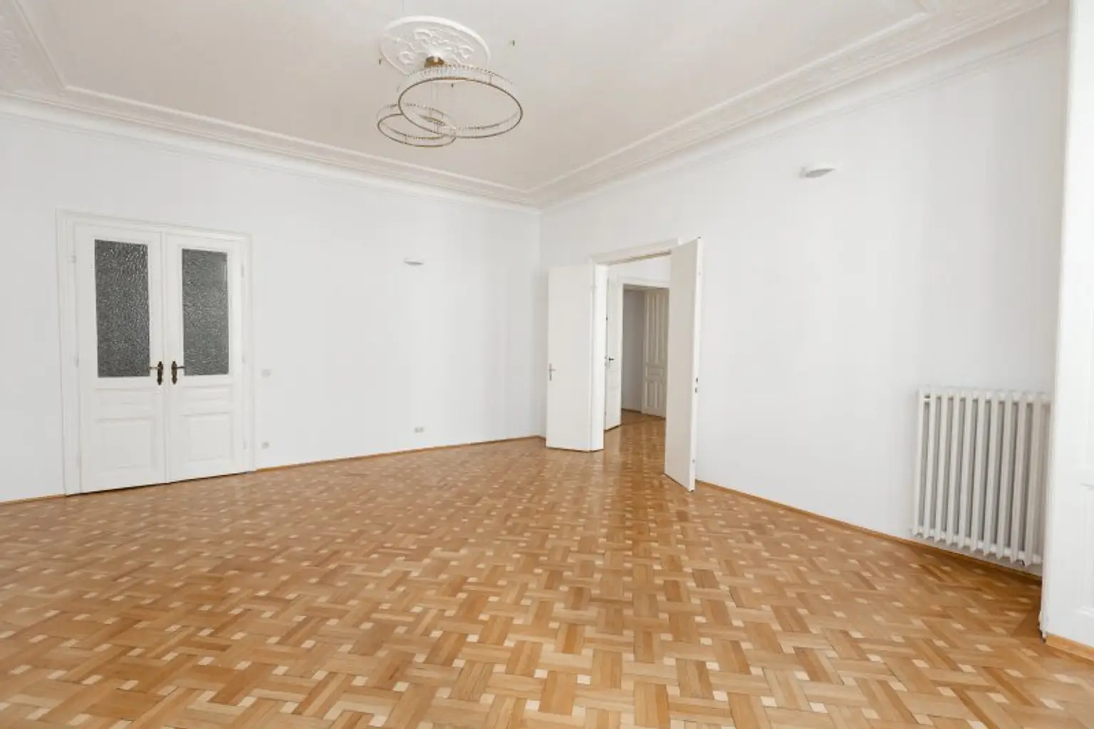 Großzügige, charmante 137 m² Altbauwohnung I perfekter Grundriss