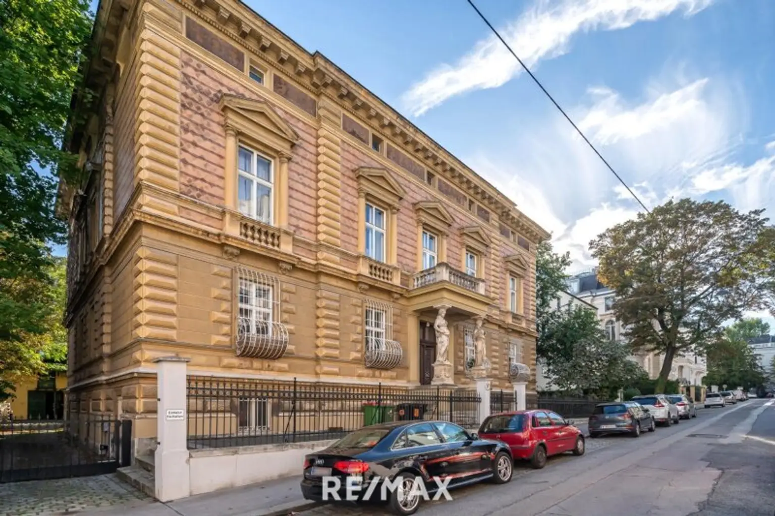 Seltene Gelegenheit in Döbling! Zentrales Luxus-Penthouse mit vier Dachterrassen und Pool