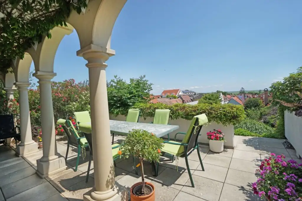 Einmalig! Stilvolle Premium-Residenz mit altem Weinhaus am Neusiedler See