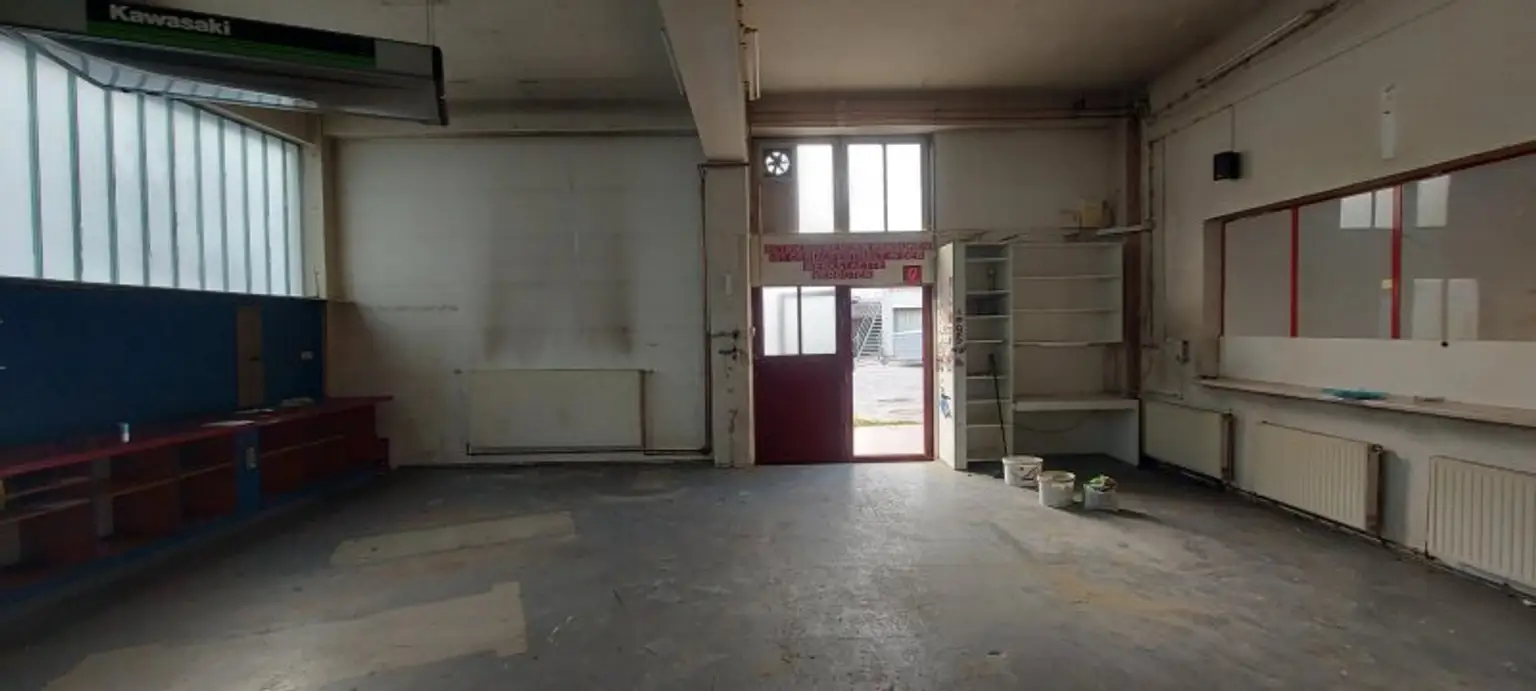 Ehemaliger Schauraum mit Werkstatt