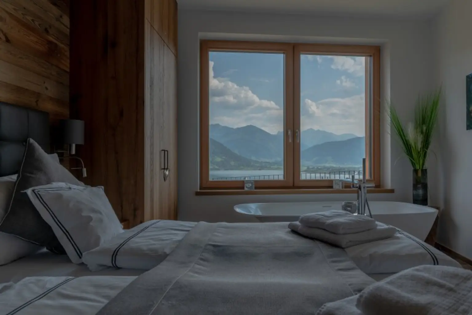 3-Zimmer-Luxus-Wohnung mit touristischer Vermietung, Garten und traumhaftem Seeblick in Zell am See
