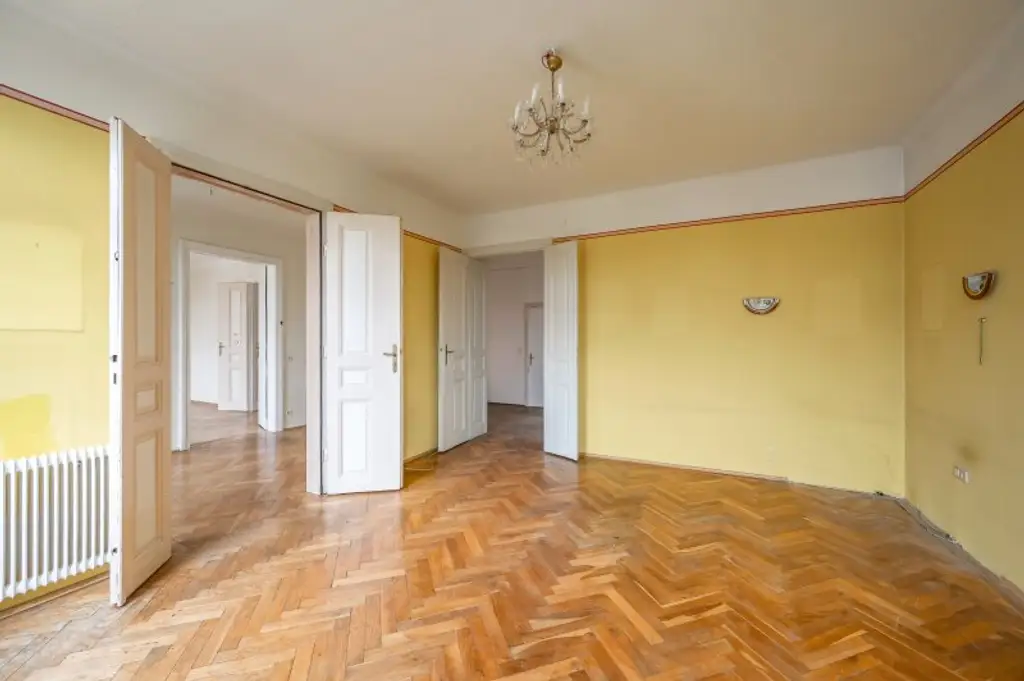 ++1140++ sanierungsbedürftige 3,5 Zimmer Wohnung in Stilvilla! idyllischer Garten!