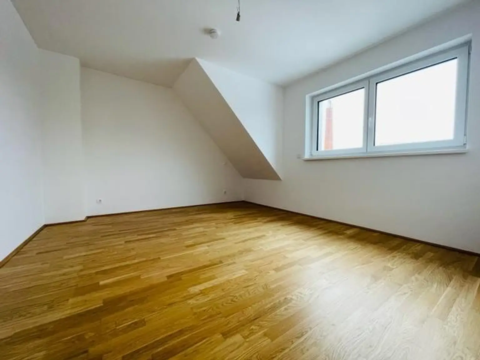 Geräumige 2-Zimmer-Wohnung mit Balkon - verfügbar ab Februar 2026