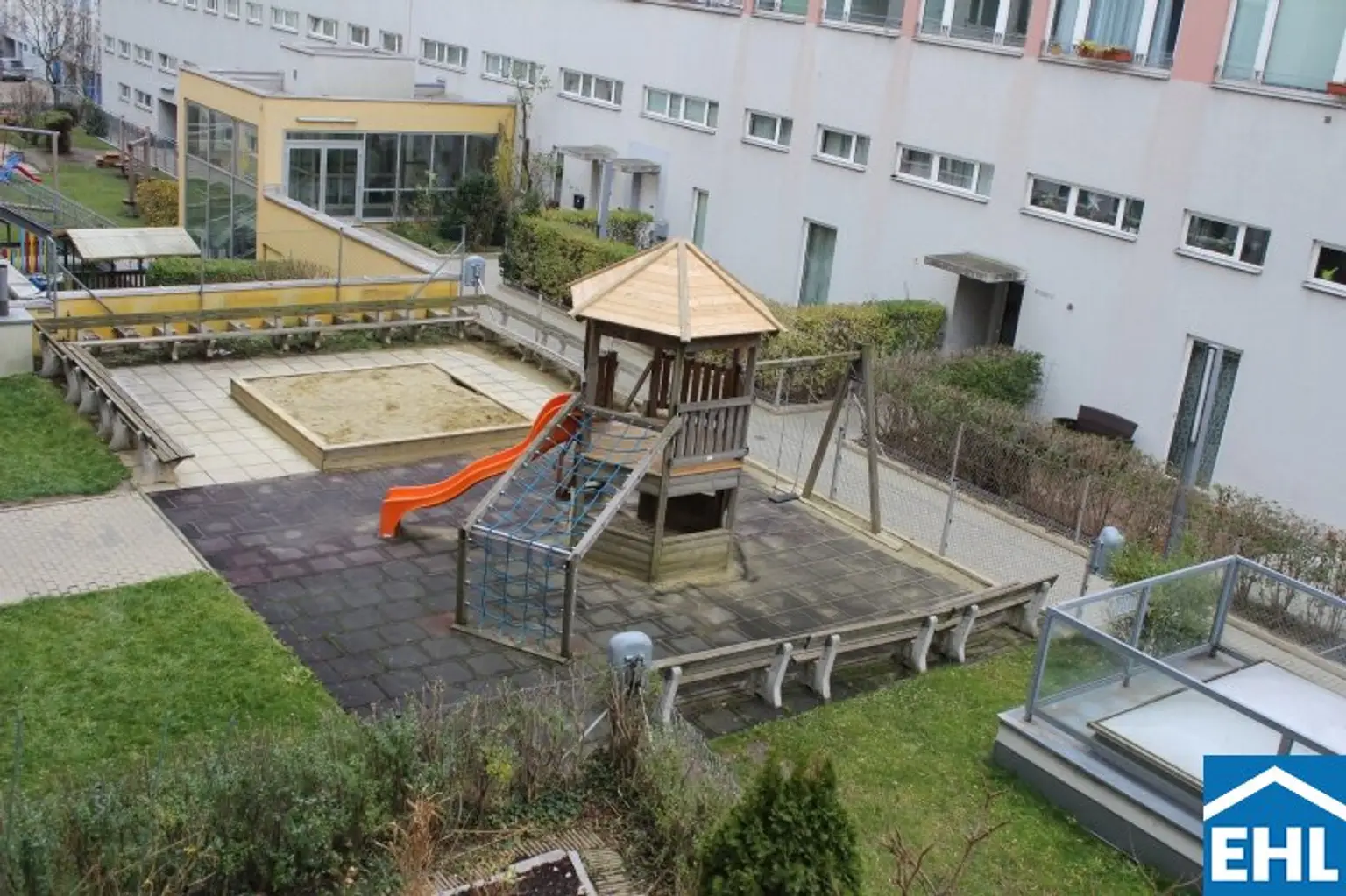 Top 4 Zimmerwohnung mit Loggia und Terrasse nahe dem Millennium Tower
