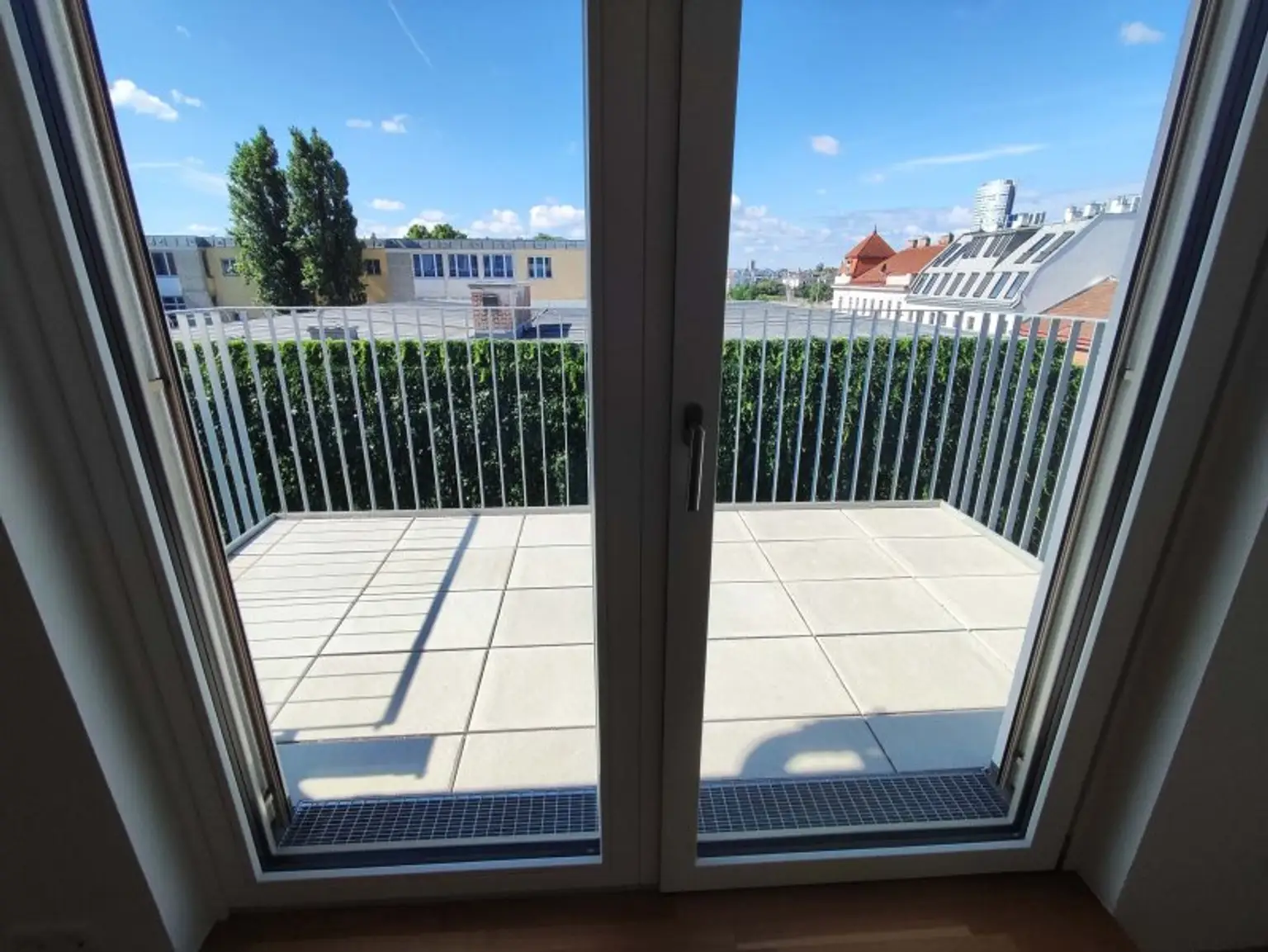 NEUBAU DACHGESCHOß-3-Zimmer-ERSTBEZUG mit Balkon in 1210 Wien! Top 2/50