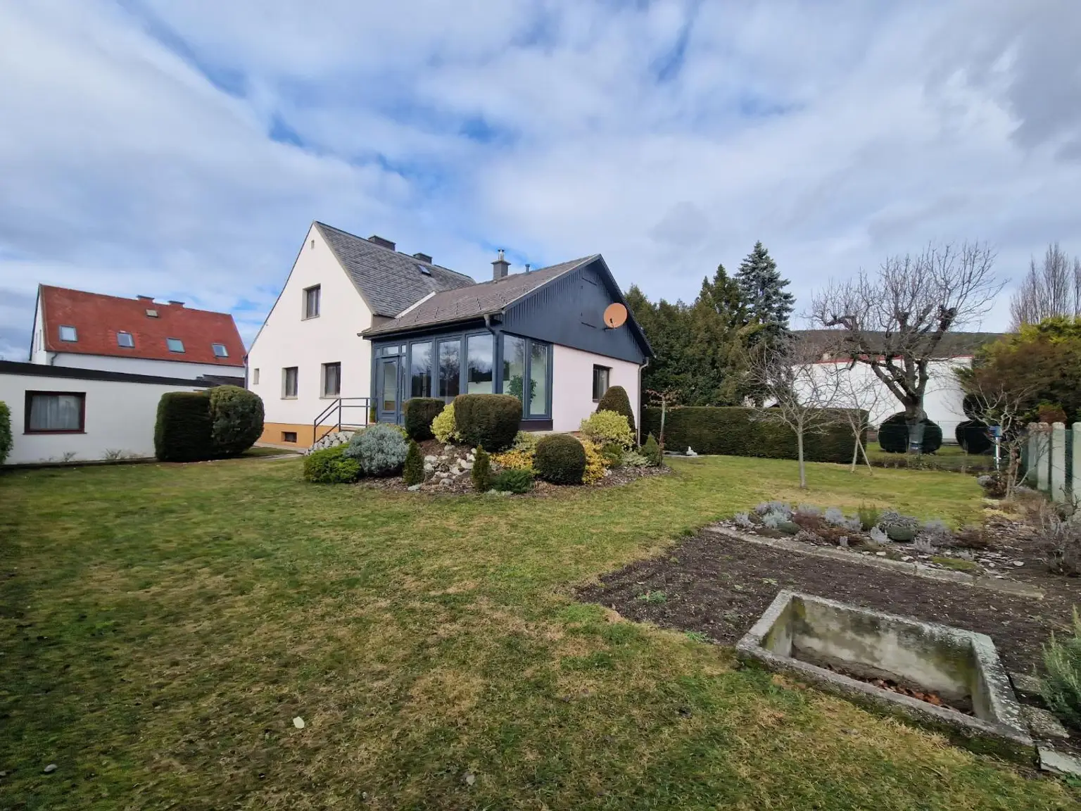 Hausansicht vom Garten