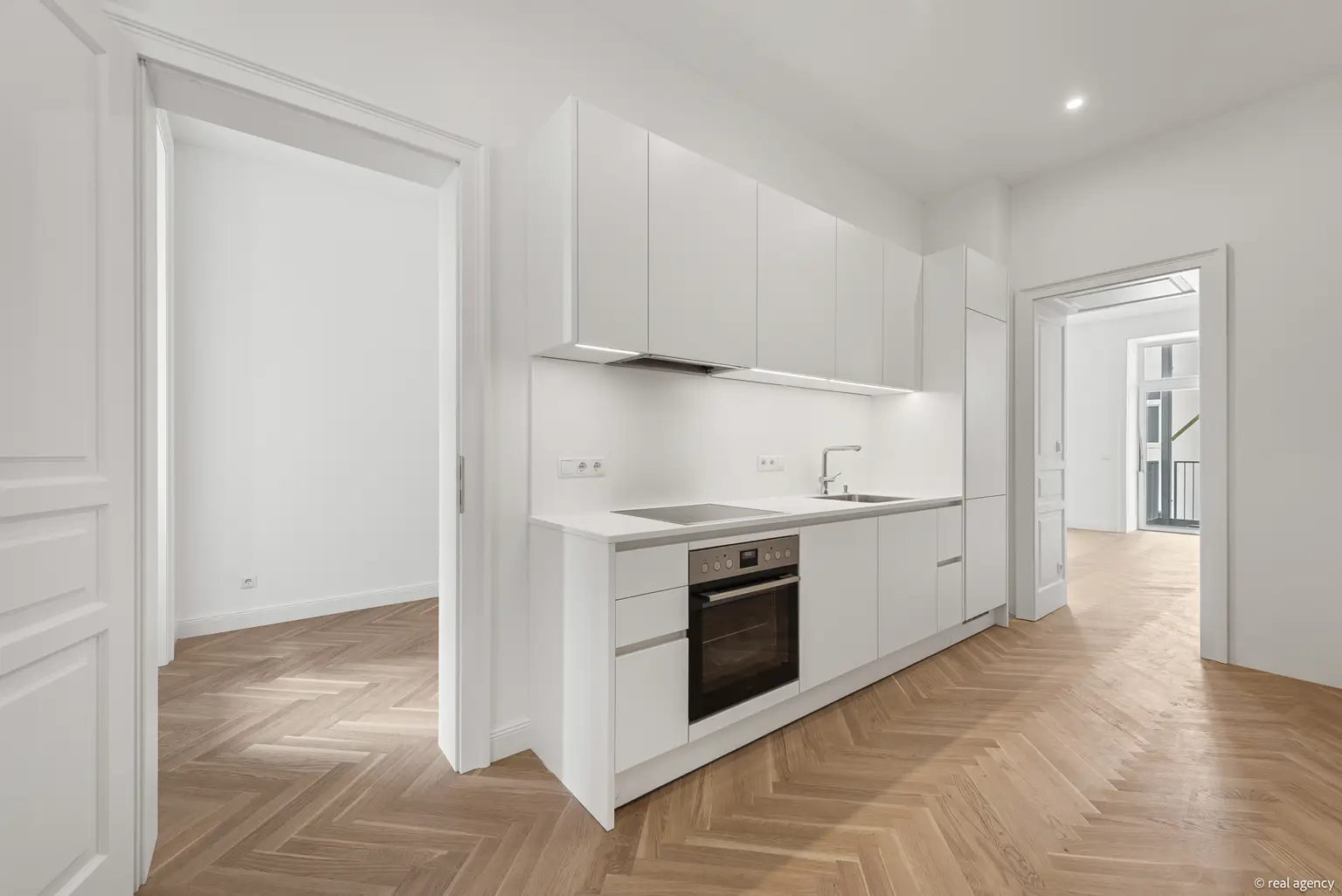 EIN WIENER ALTBAU, ZEITGEMÄSS GEDACHT