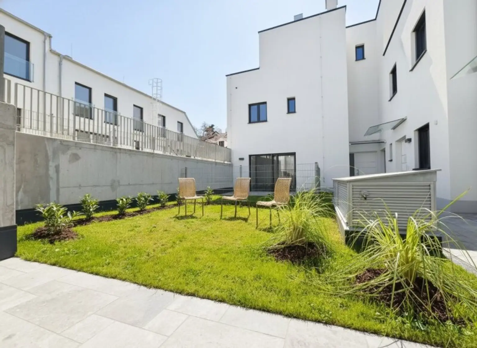 ! FRÜHJAHRSAKTION ! - WOHNEN AM TOR ZUR NATUR – UND DOCH GANZ NAH AN WIEN - EXKLUSIVES TOWNHAUS AUF EIGENGRUND IN WEIDLING