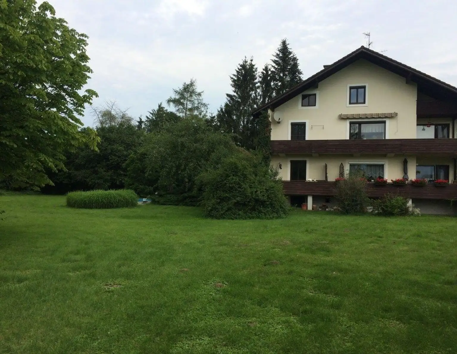 Grundstück mit Altbestand in Freilassing