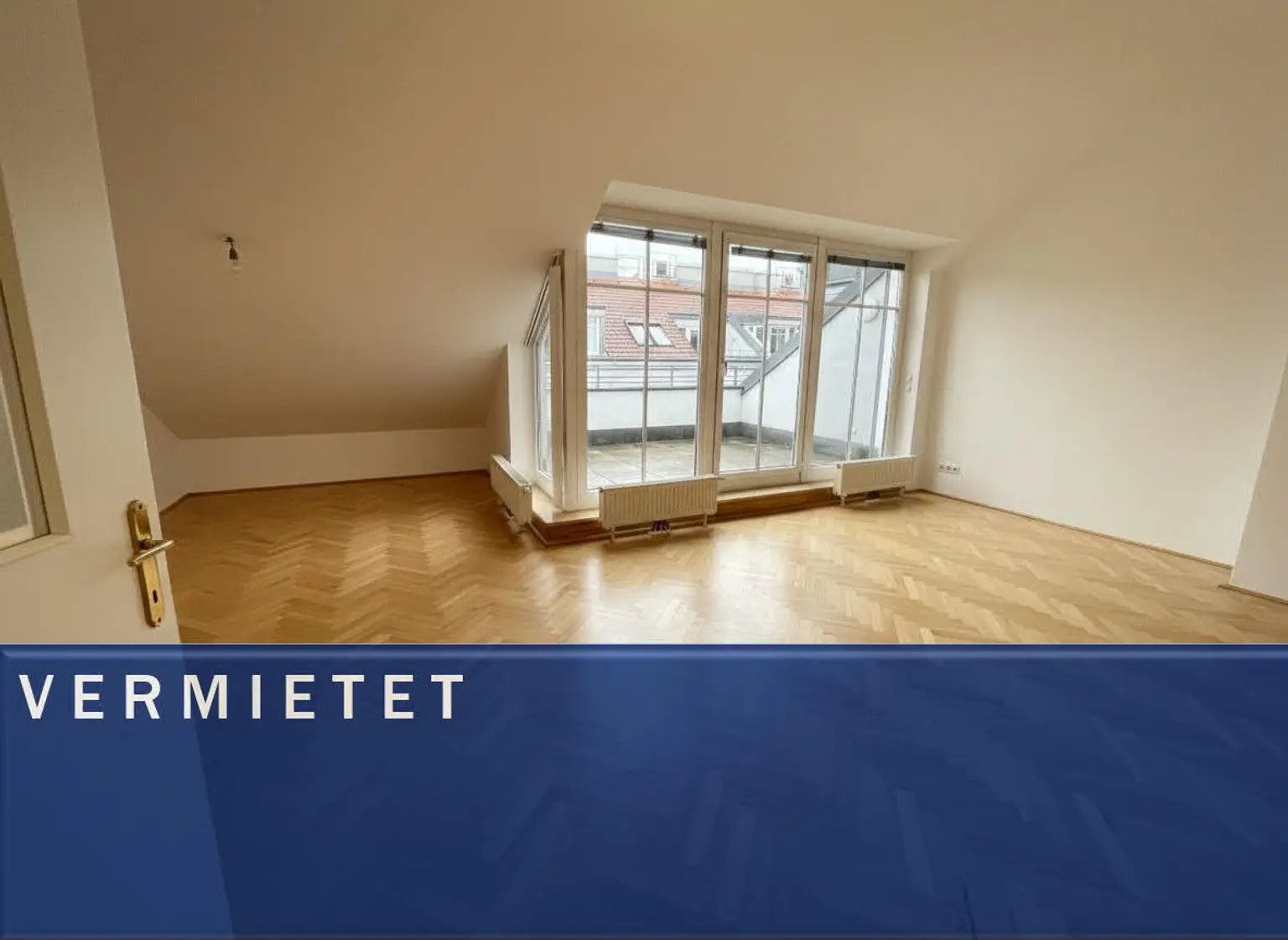 UNBEFRISTET: Klimatisierte 4-Zimmer Wohnung mit Terrasse