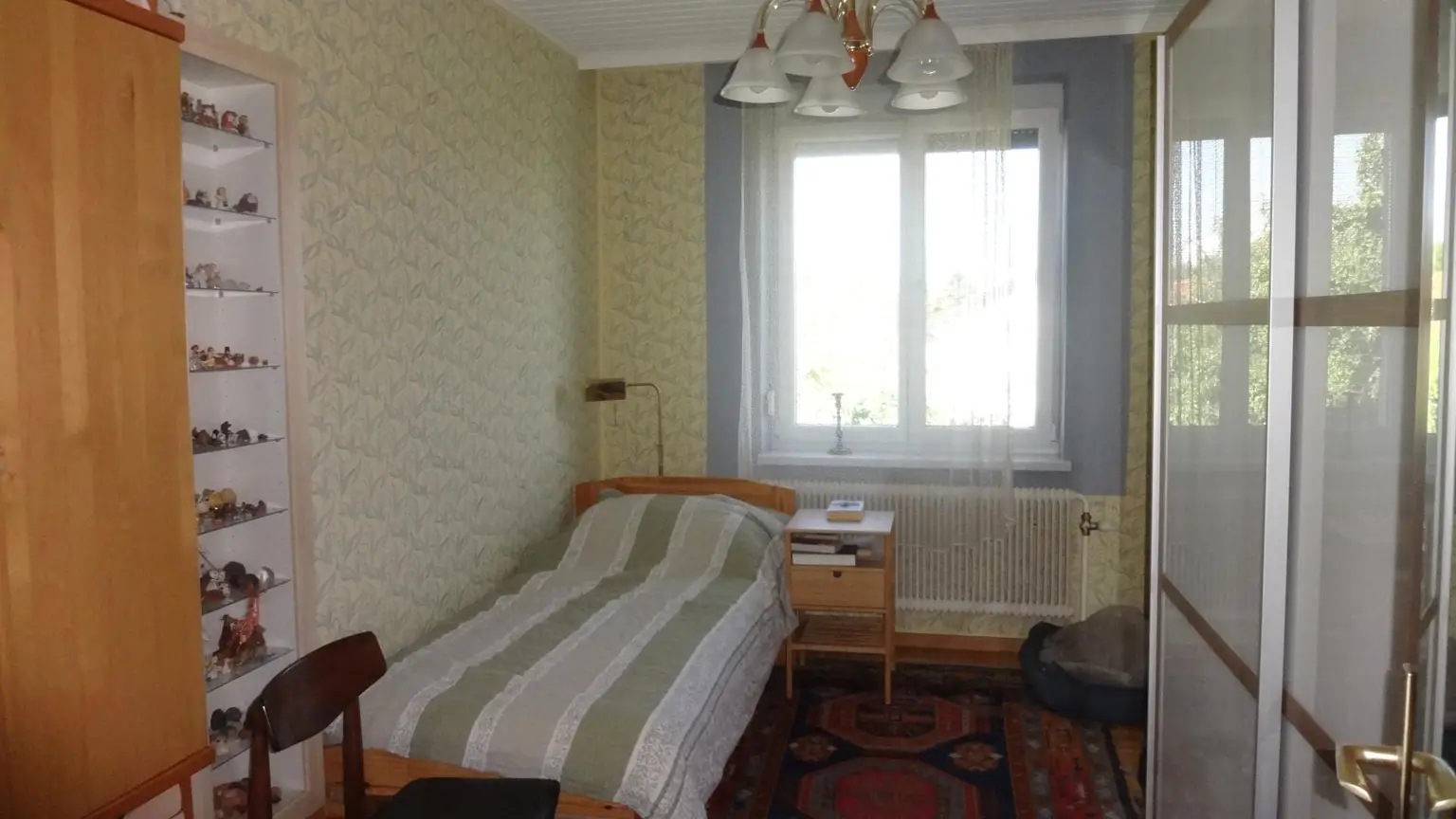 Einfamilienhaus mit vielen Zimmern in ruhiger Lage !