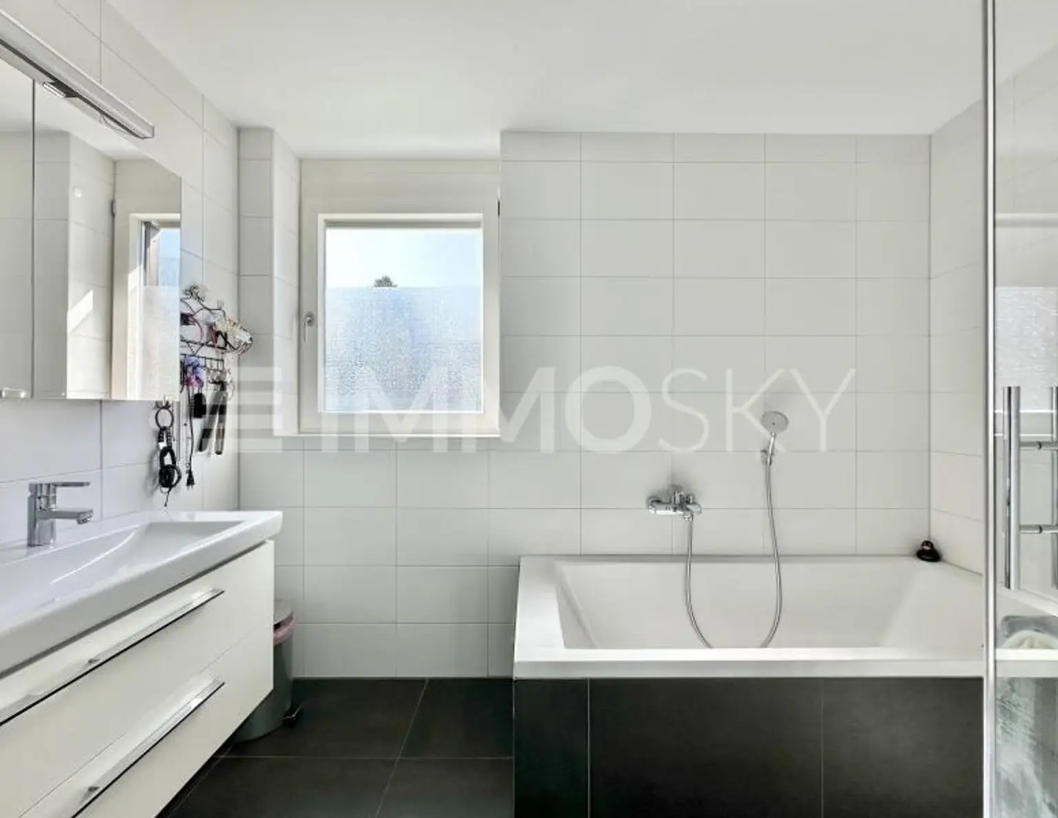 Großzügige Gartenwohnung in Ruhelage
