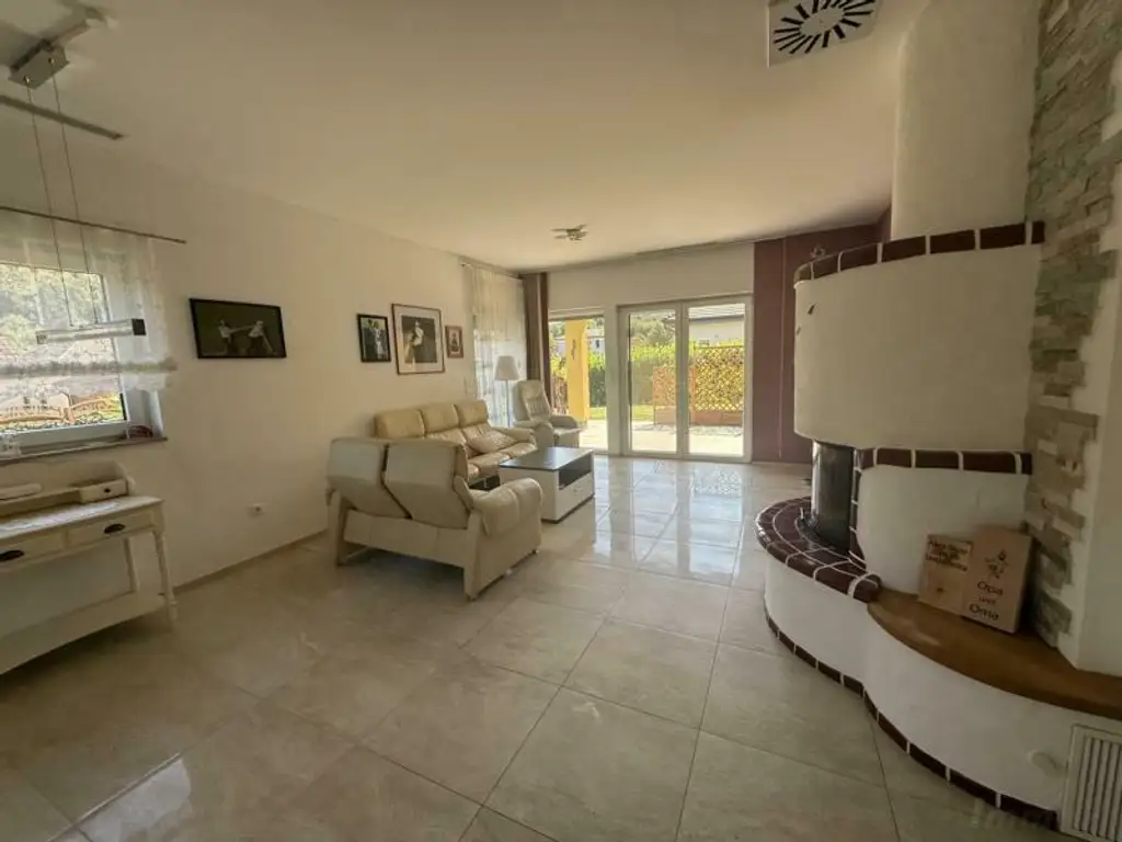 *** Eleganter und stilvoller Bungalow in begehrter Siedlungslage *** unmittelbare Nähe zur Stadt Feldbach ***