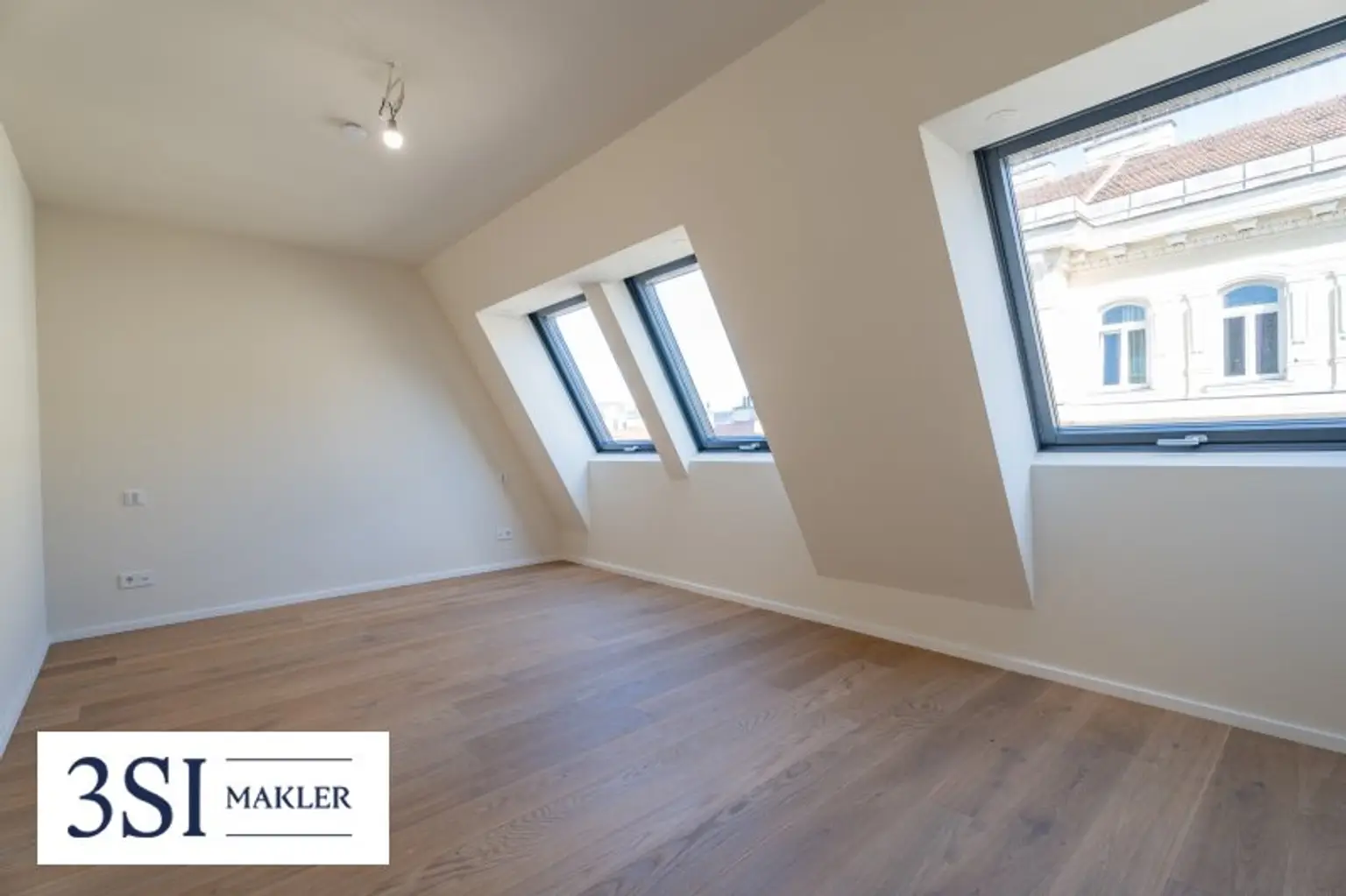 Ein Zuhause zum Wohlfühlen – lichtdurchflutete Dachgeschosswohnung mit Loggia